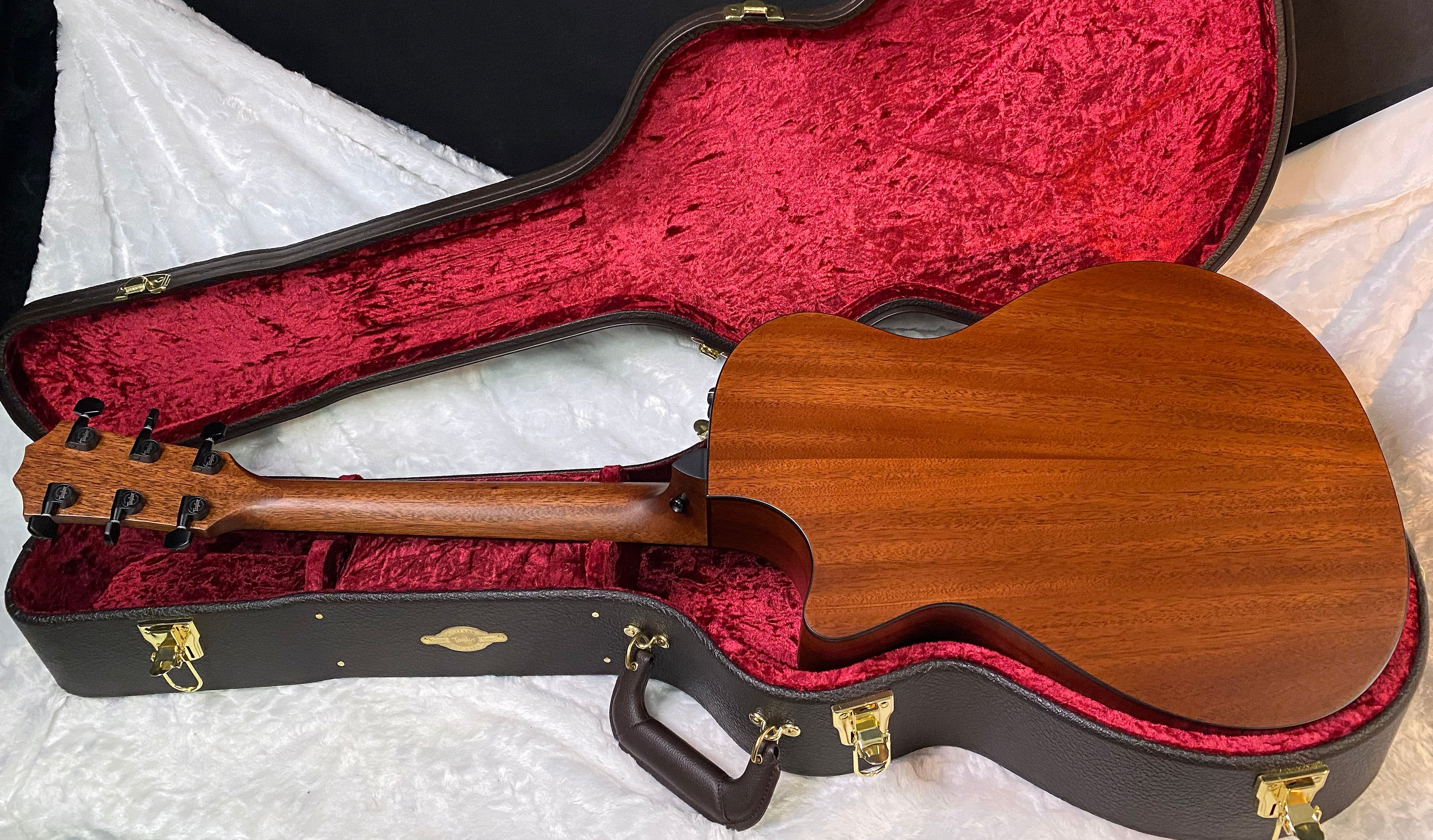 NEW! Taylor 322ce V-Class Grand Concert Acoustic-Electric Guitar - Tobacco - Authorized Dealer - 4.4lbs G06285