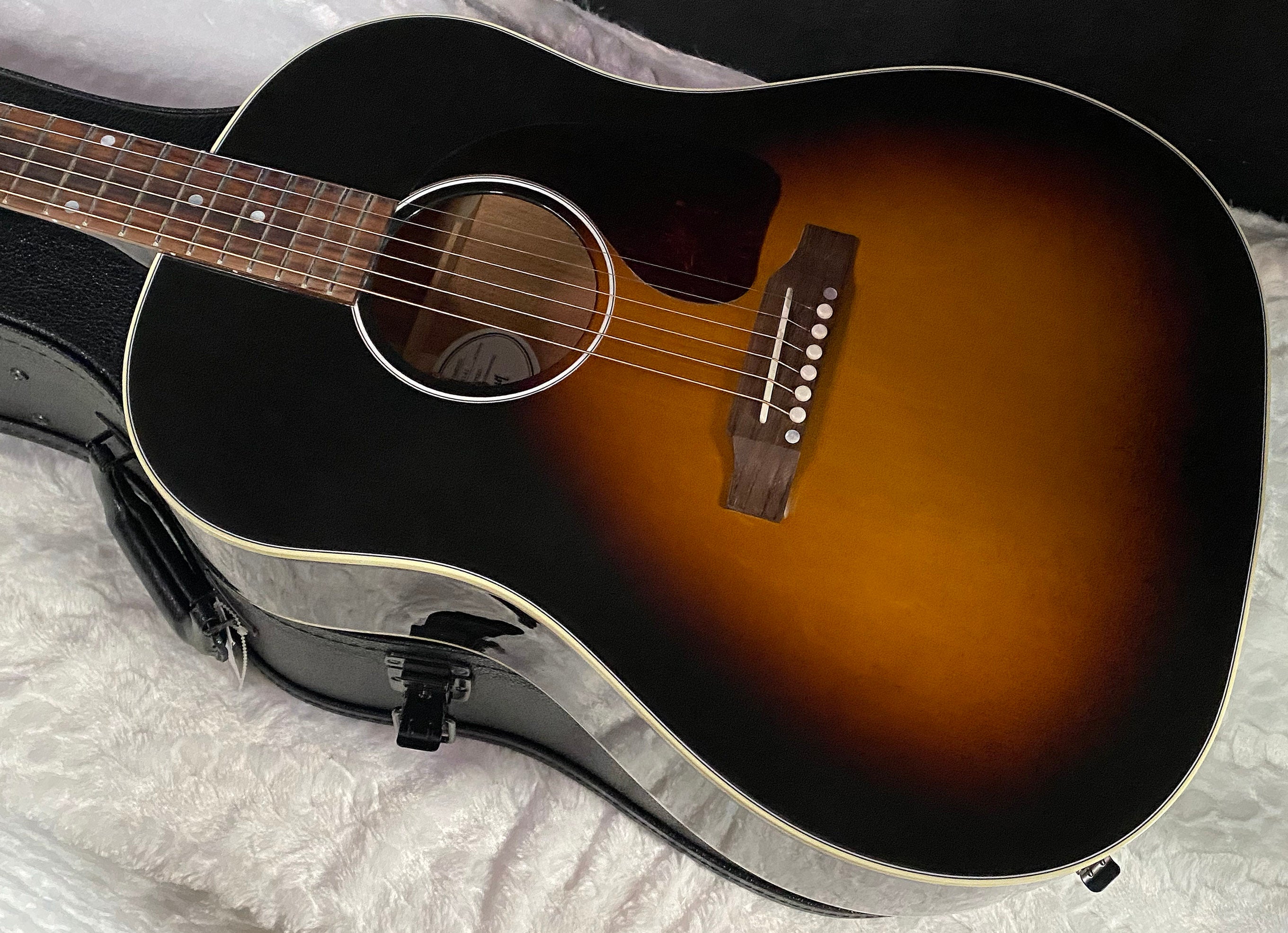 NEW! Gibson J-45 Standard Acoustic Electric Guitar - Vintage Sunburst - Authorized Dealer - 4.6lbs - G07424