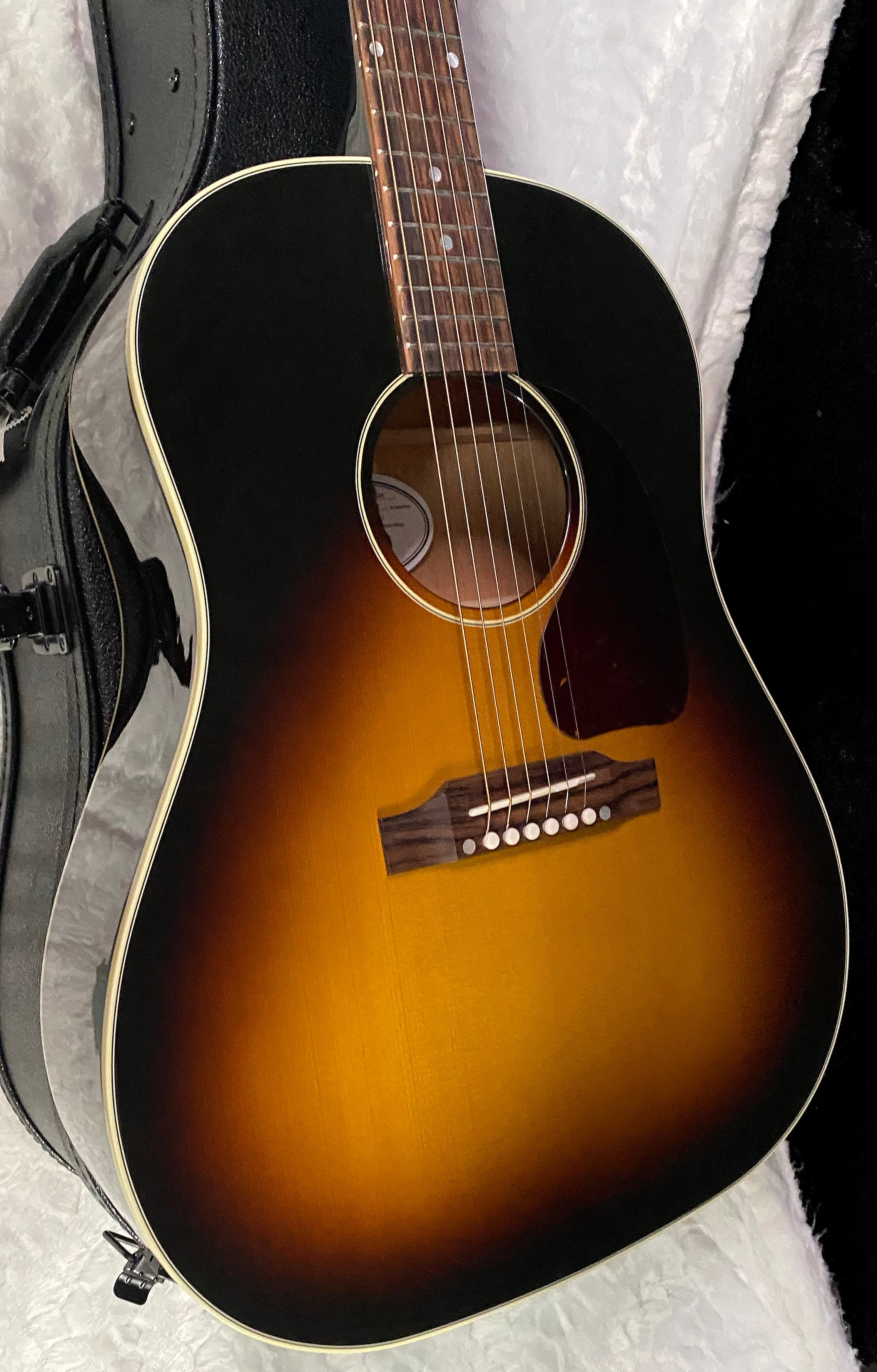 NEW! Gibson J-45 Standard Acoustic Electric Guitar - Vintage Sunburst - Authorized Dealer - 4.4lbs - G07420