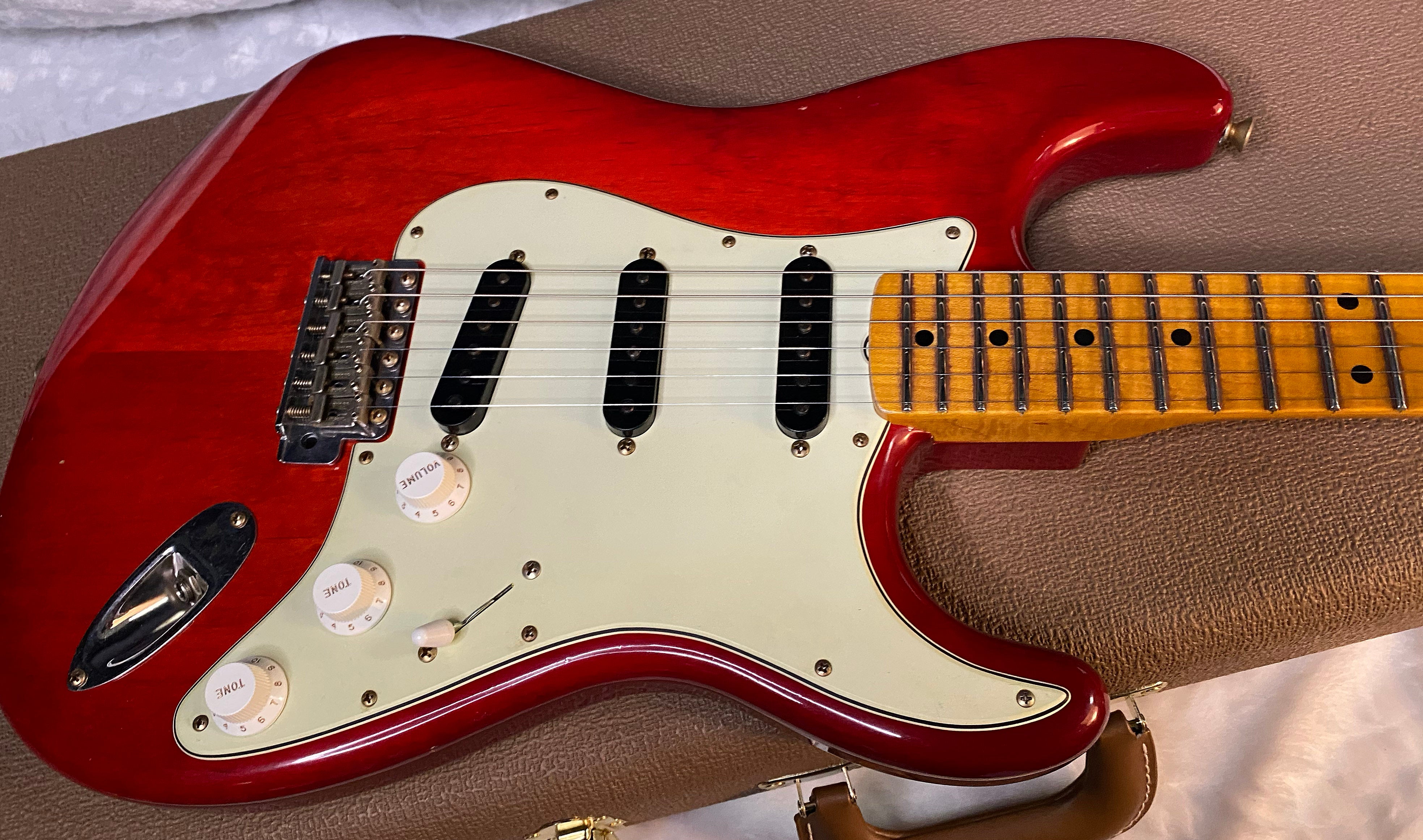 NEW Fender Custom Shop ' 62 Stratocaster Bizarre Guitar Exclusive Flamethrower - Journeyman Relic - Super Limited Edition - Transparent Red Burst - AAAA Flamed Maple Neck - 7.9 lbs - Authorized Dealer - G05945
