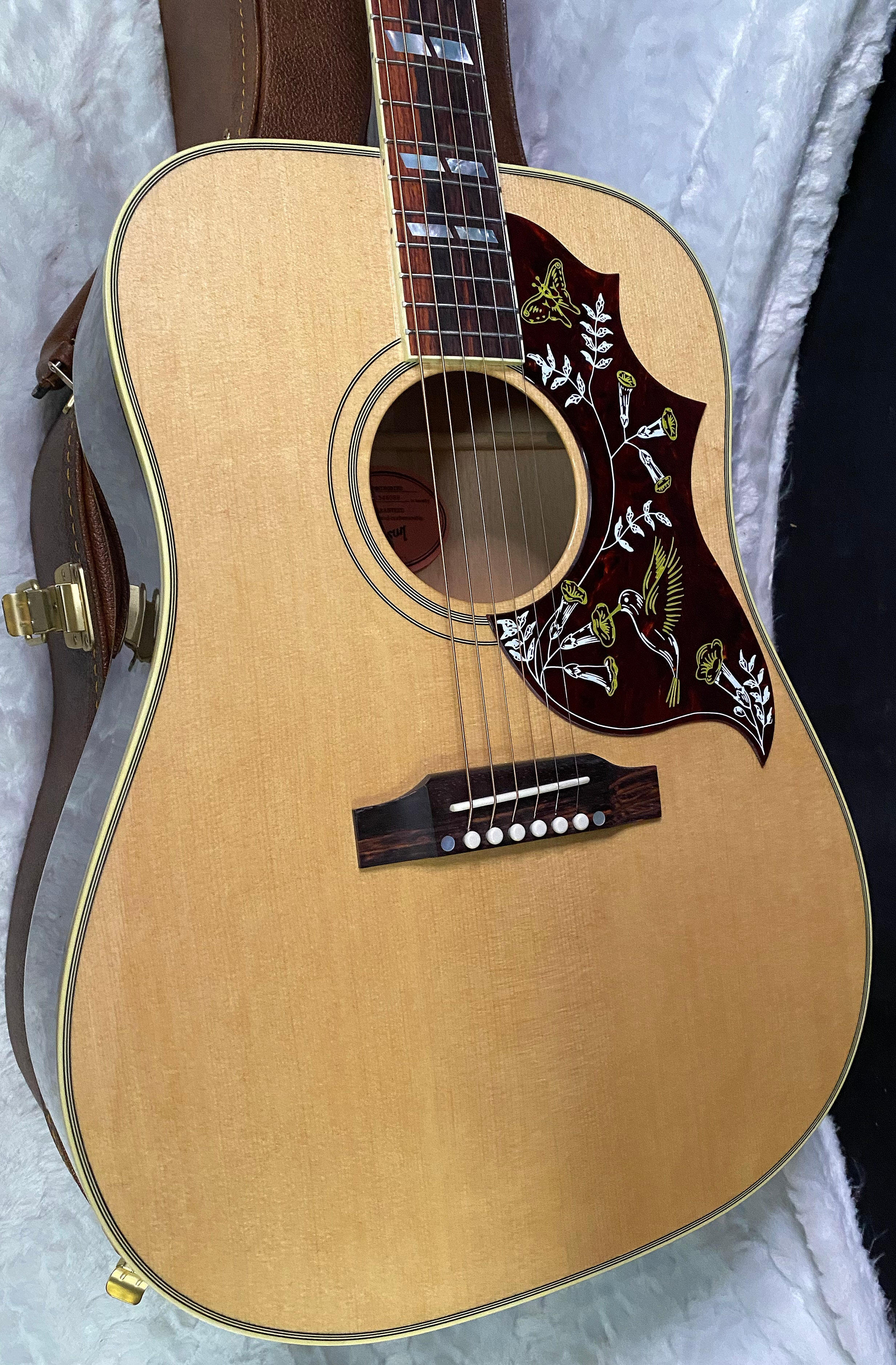 NEW ! Gibson Hummingbird Original - Antique Natural - Stunning Figured Spruce Top - WOW - 4.3 lbs - Acoustic Electric - Authorized Dealer - G07425