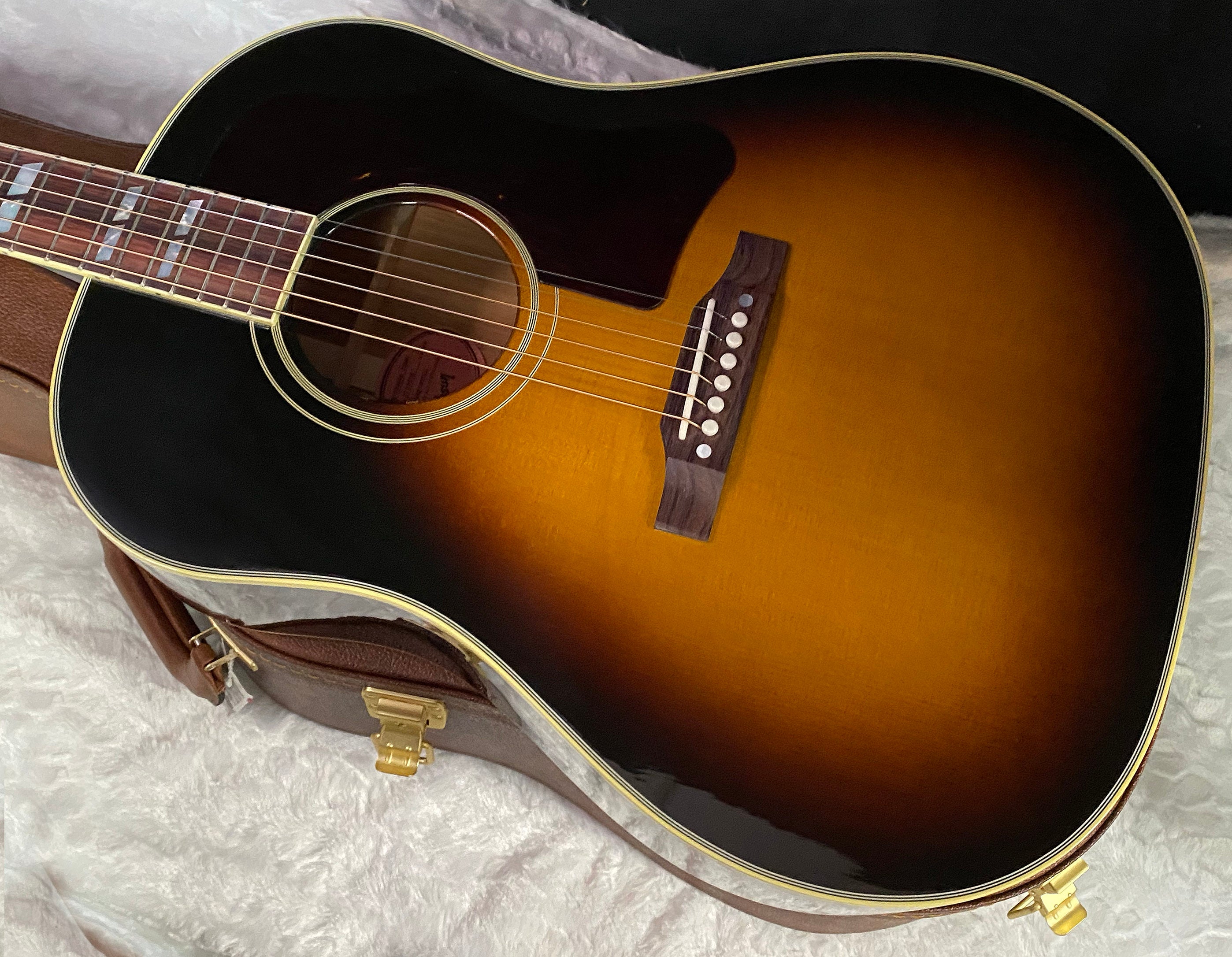 NEW ! Gibson Southern Jumbo Original Vintage Sunburst - 4.2 lbs - Authorized Dealer - G07427