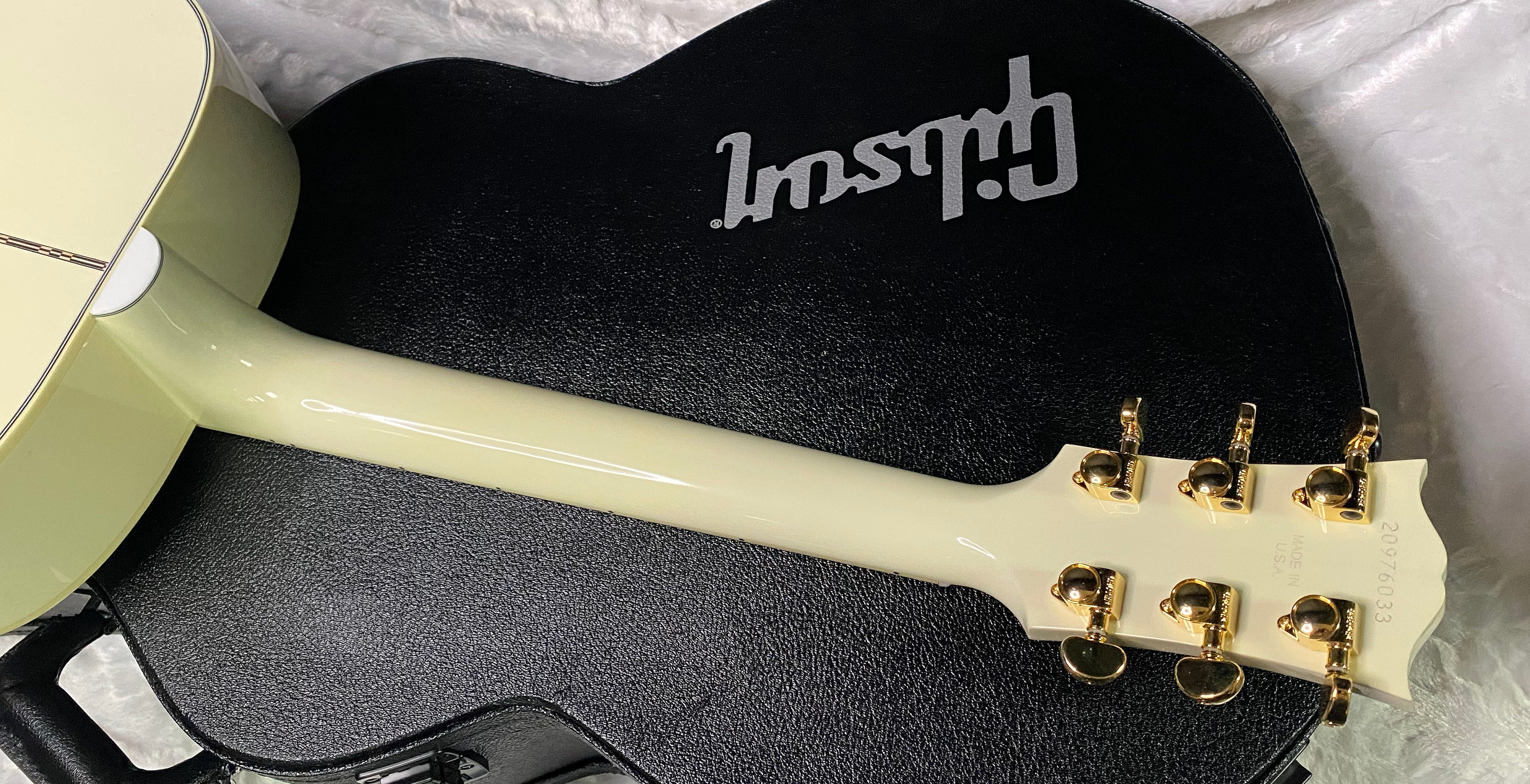 NEW Gibson SJ-200 Standard - Classic White - Authorized Dealer - 5.4 lbs - G07421