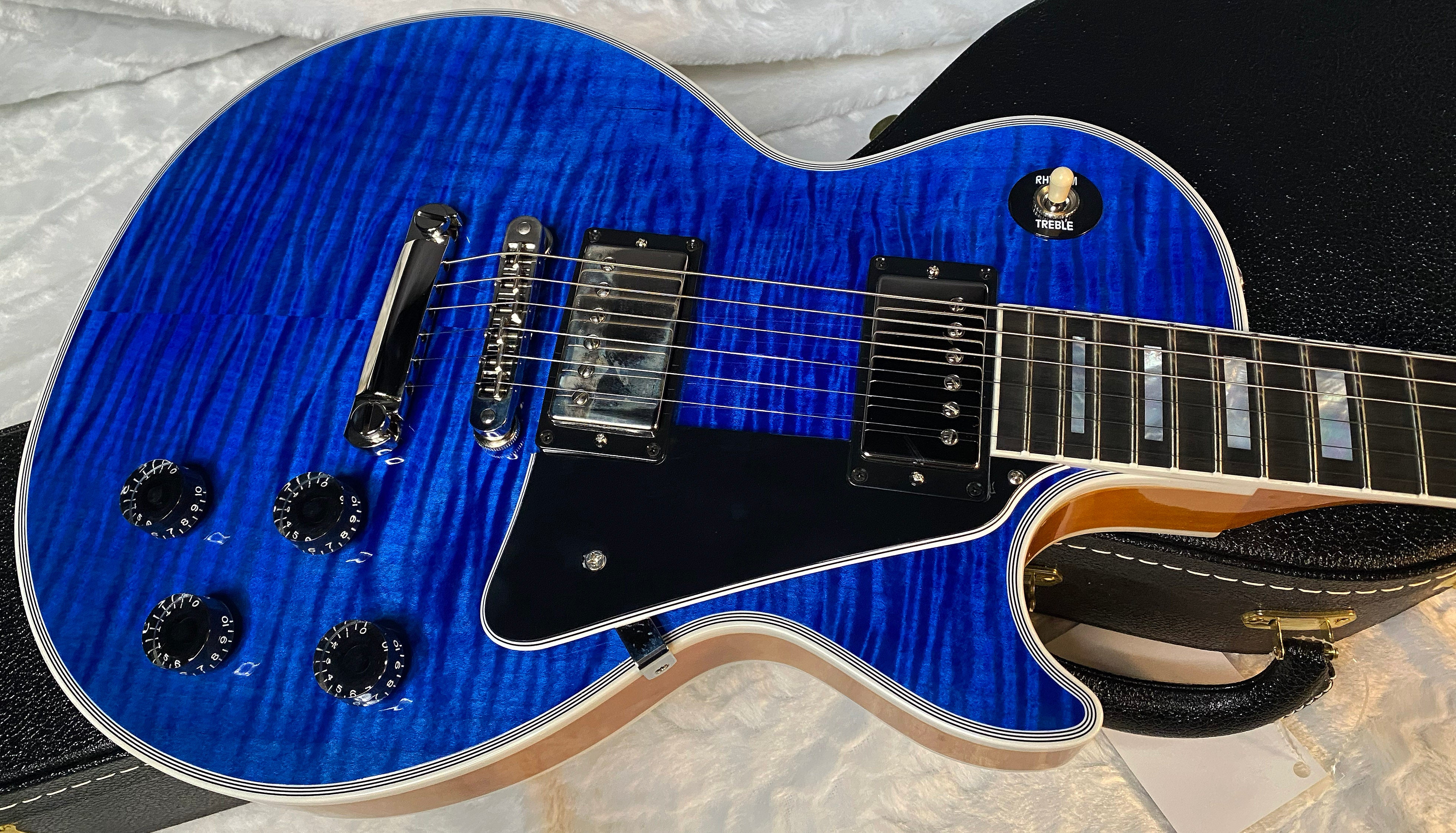 NEW! Gibson Dealer Select Custom Shop Les Paul Custom AAA Figured Flame Top - Transparent Blue / Natural Back - Authorized Dealer - WOW! 8.3 lbs - G05971