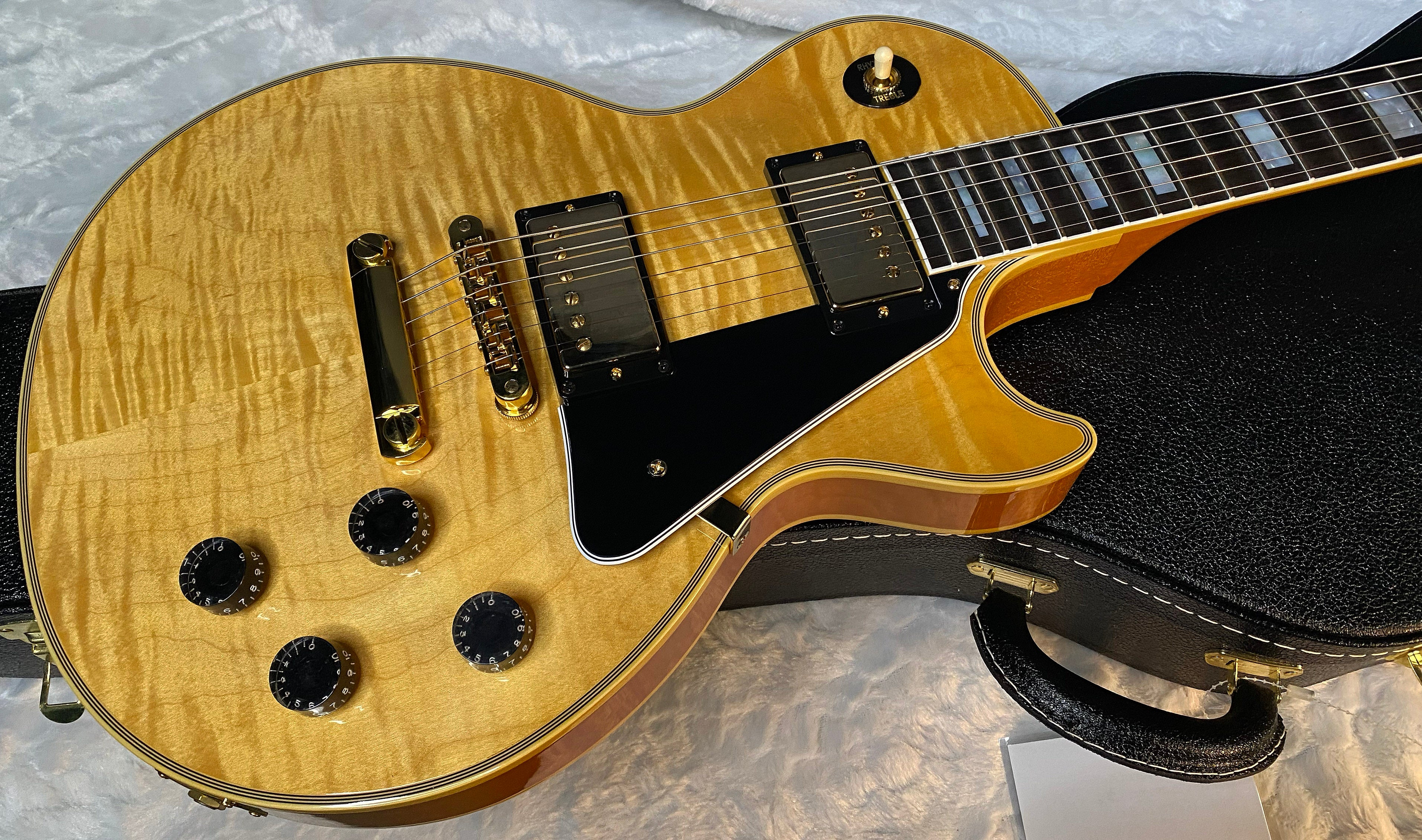 NEW! Gibson Dealer Select Custom Shop Les Paul Custom AAA Figured Flame Top - Antique Natural - Authorized Dealer - WOW! 8.9 lbs - G05981