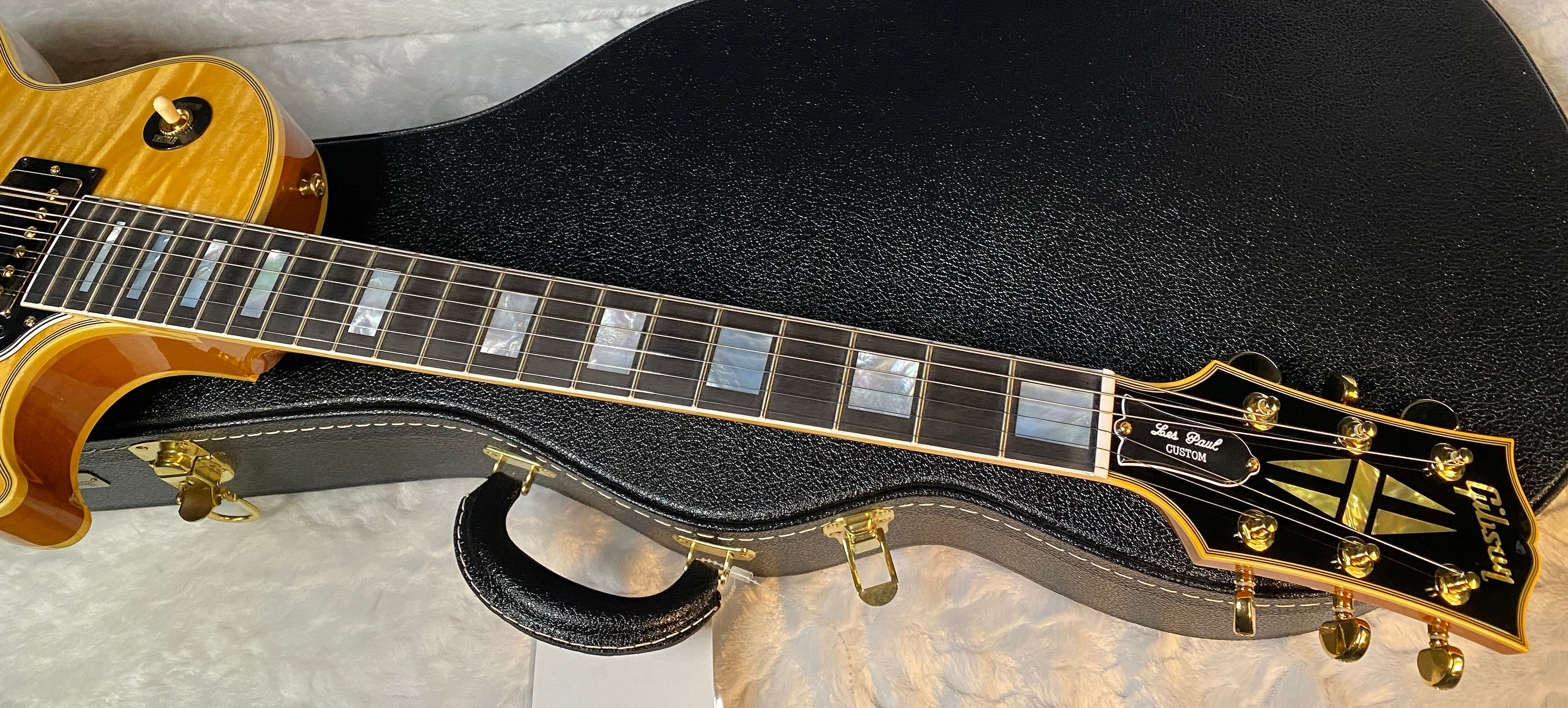 NEW! Gibson Dealer Select Custom Shop Les Paul Custom AAA Figured Flame Top - Antique Natural - Authorized Dealer - WOW! 8.9 lbs - G05981
