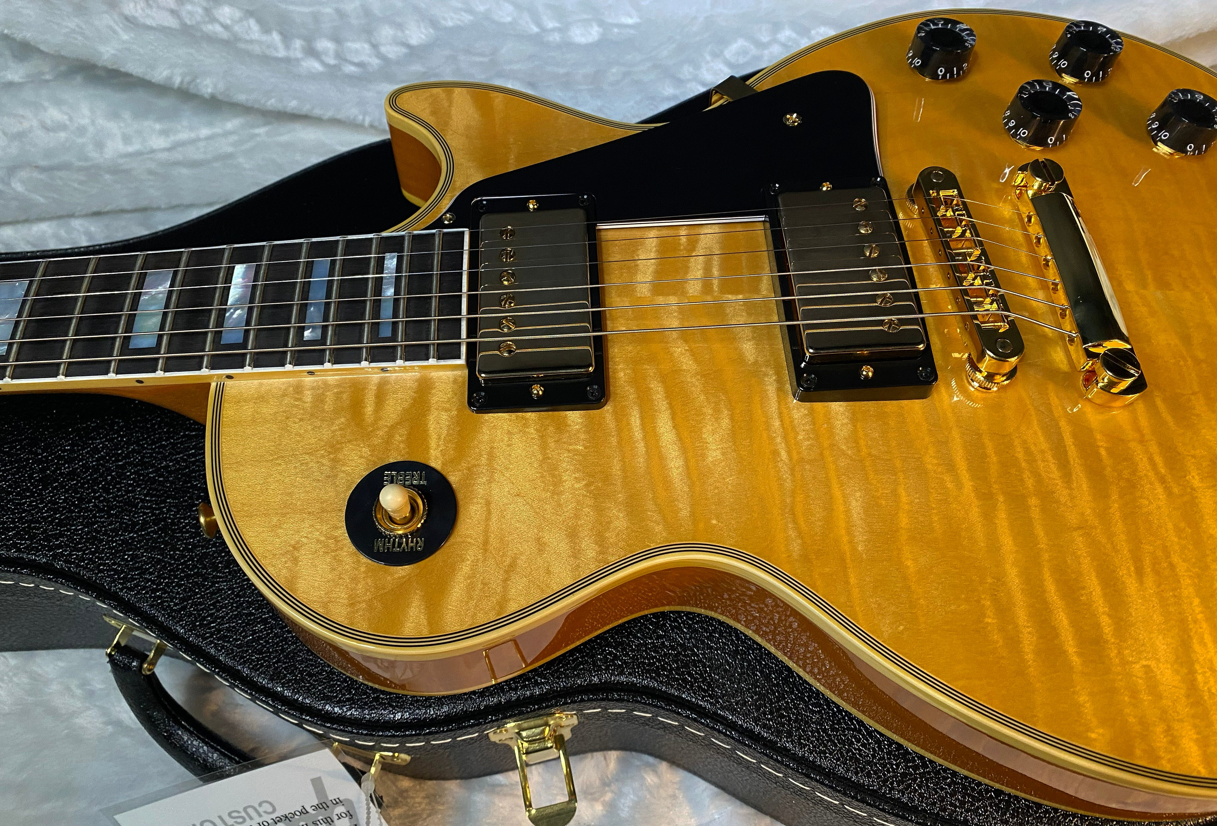 NEW! Gibson Dealer Select Custom Shop Les Paul Custom AAA Figured Flame Top - Antique Natural - Authorized Dealer - WOW! 8.9 lbs - G05981