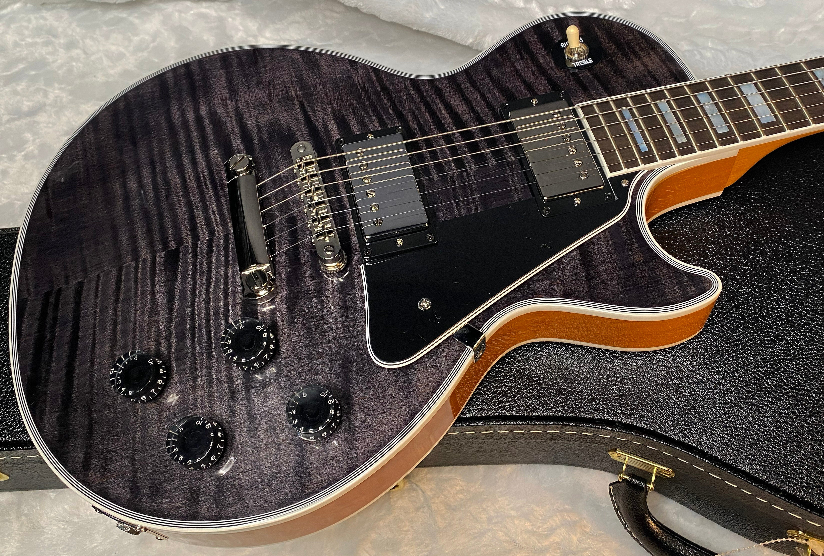 NEW! Gibson Dealer Select Custom Shop Les Paul Custom AAA Figured Flame Top - Transparent Black / Natural Back - Authorized Dealer - WOW! WOW! WOW! 8.9 lbs - G05989