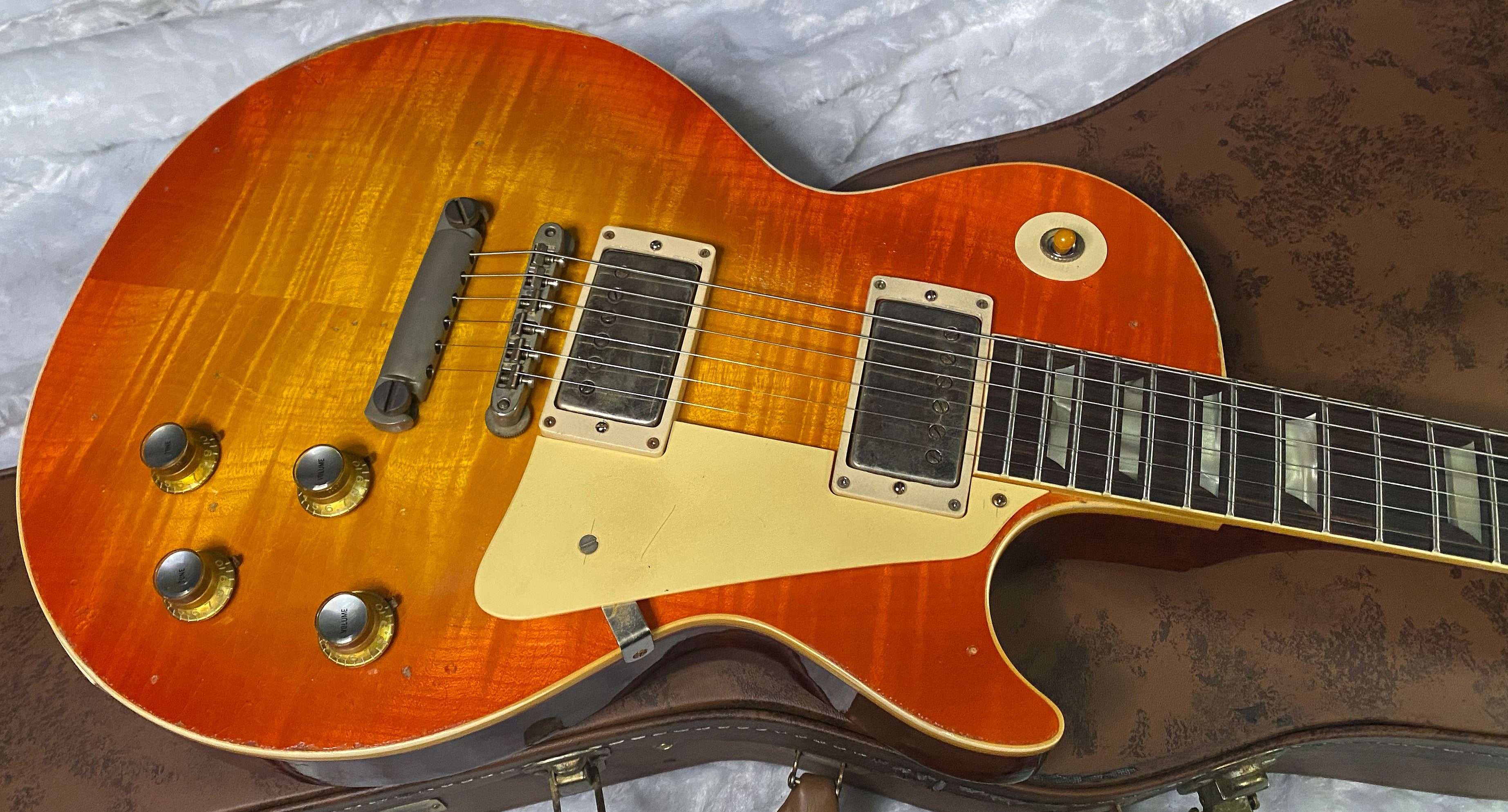 NEW! Gibson Custom 1960 Les Paul Standard Reissue - Tangerine Burst, Murphy Lab Heavy Aged - Only 8.1 lbs - Beautiful Curly Wild Flame Top - Authorized Dealer - G07434