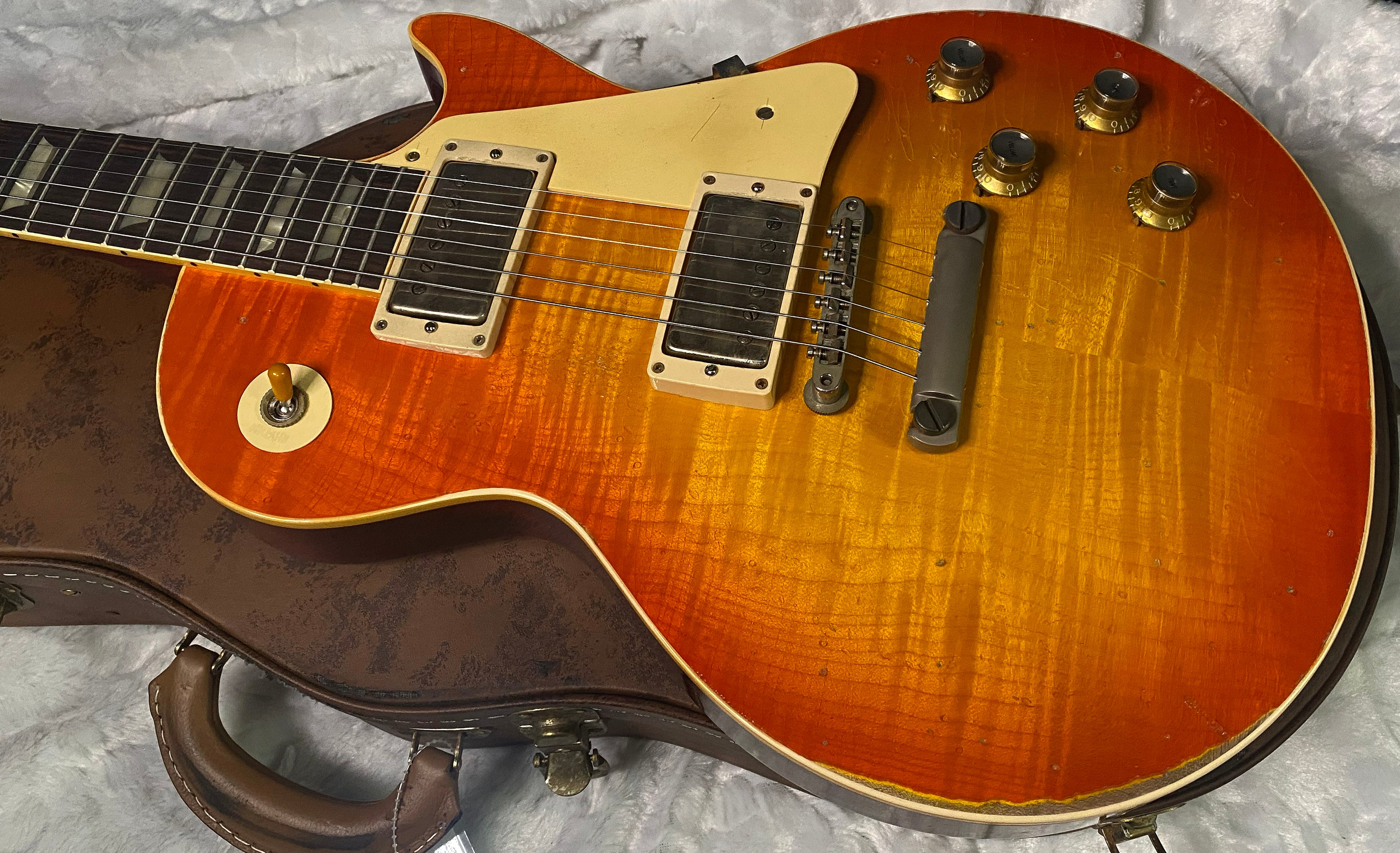 NEW! Gibson Custom 1960 Les Paul Standard Reissue - Tangerine Burst, Murphy Lab Heavy Aged - Only 8.1 lbs - Beautiful Curly Wild Flame Top - Authorized Dealer - G07434