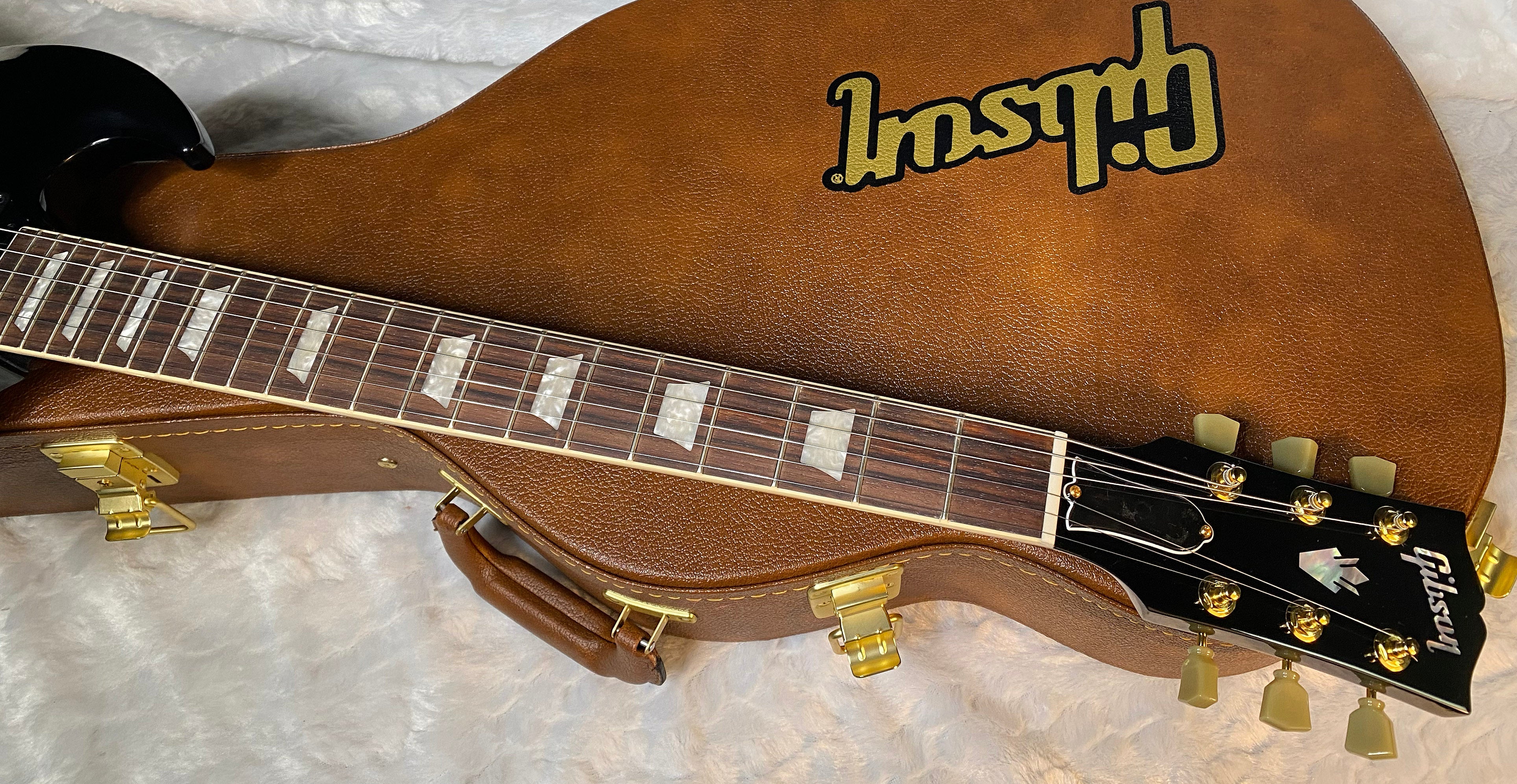 NEW ! Gibson LIMITED EDITION SG Standard '61 Maestro Vibrola - T-Type Pick-Ups - Gold Hardware - - Authorized Dealer - 7.4 lbs - G06033