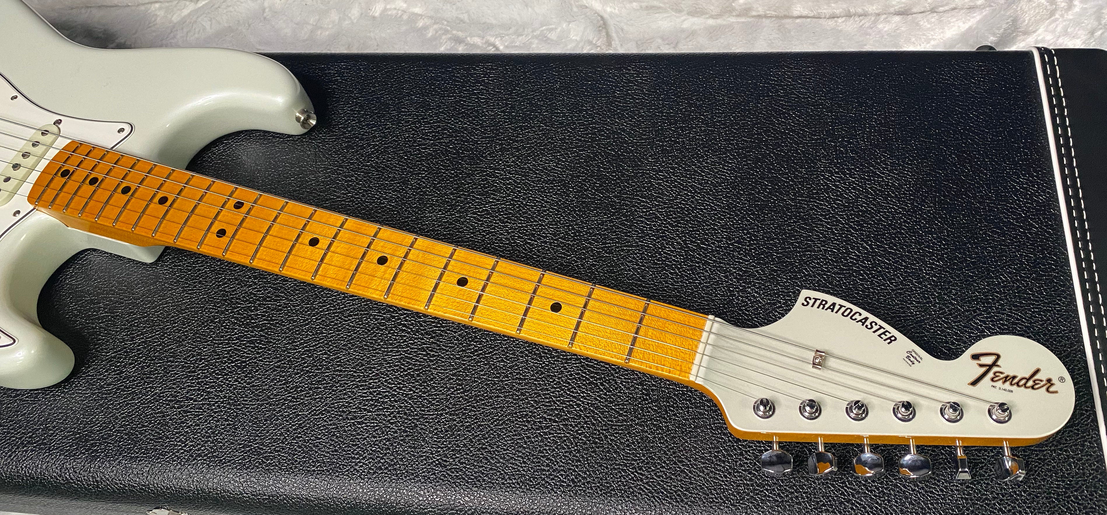 NEW! Fender Custom Shop Special Run '69 Stratocaster NOS Gloss Finish - Handwound P/U's - Frost White - Reverse Matching Headstock - 8.1 lbs - Authorized Dealer - RARE! G07463