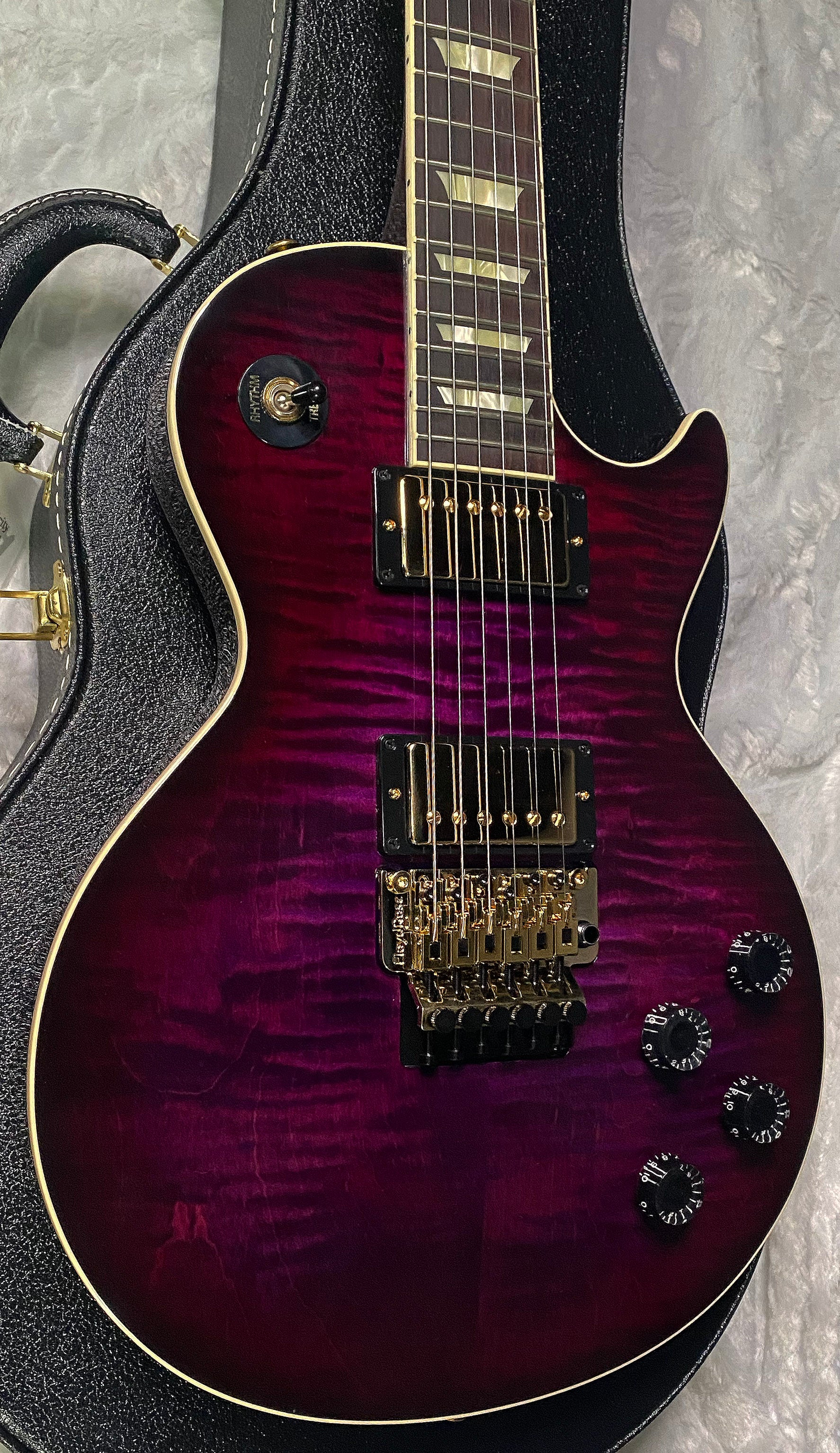 NEW! Gibson Custom Les Paul Axcess Standard Figured Top Floyd Rose Electric Guitar - Greatest Hits II - Authorized Dealer - Tri-Berry Burst - WOW! 8.5lbs - G07453