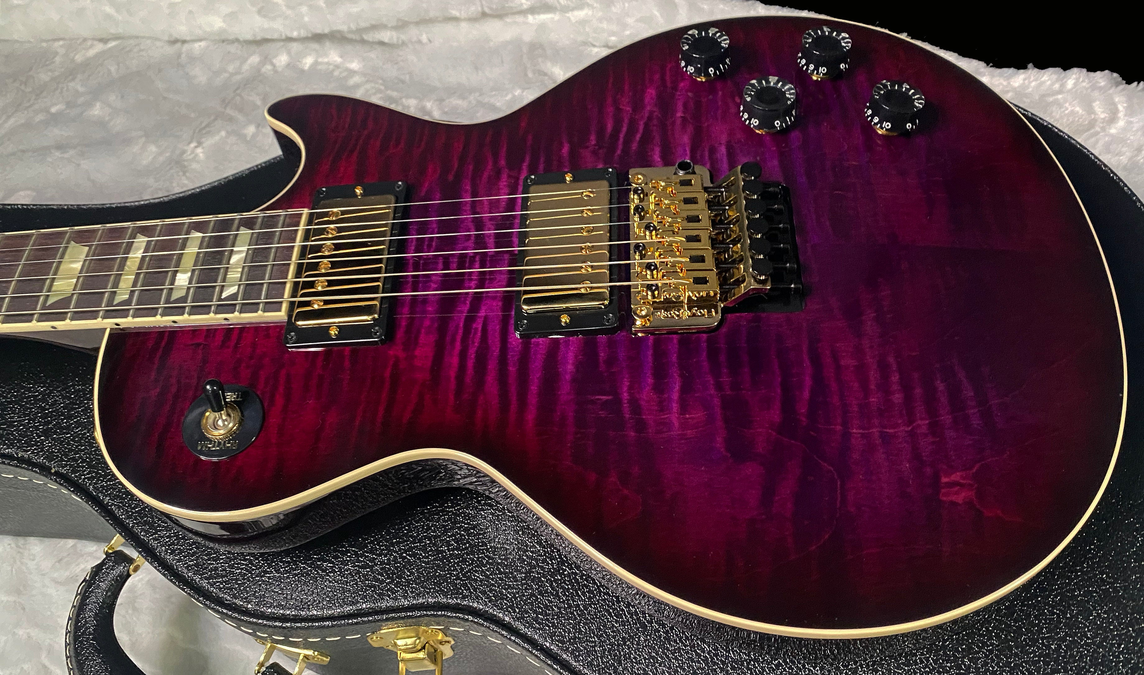 NEW! Gibson Custom Les Paul Axcess Standard Figured Top Floyd Rose Electric Guitar - Greatest Hits II - Authorized Dealer - Tri-Berry Burst - WOW! 8.5lbs - G07453