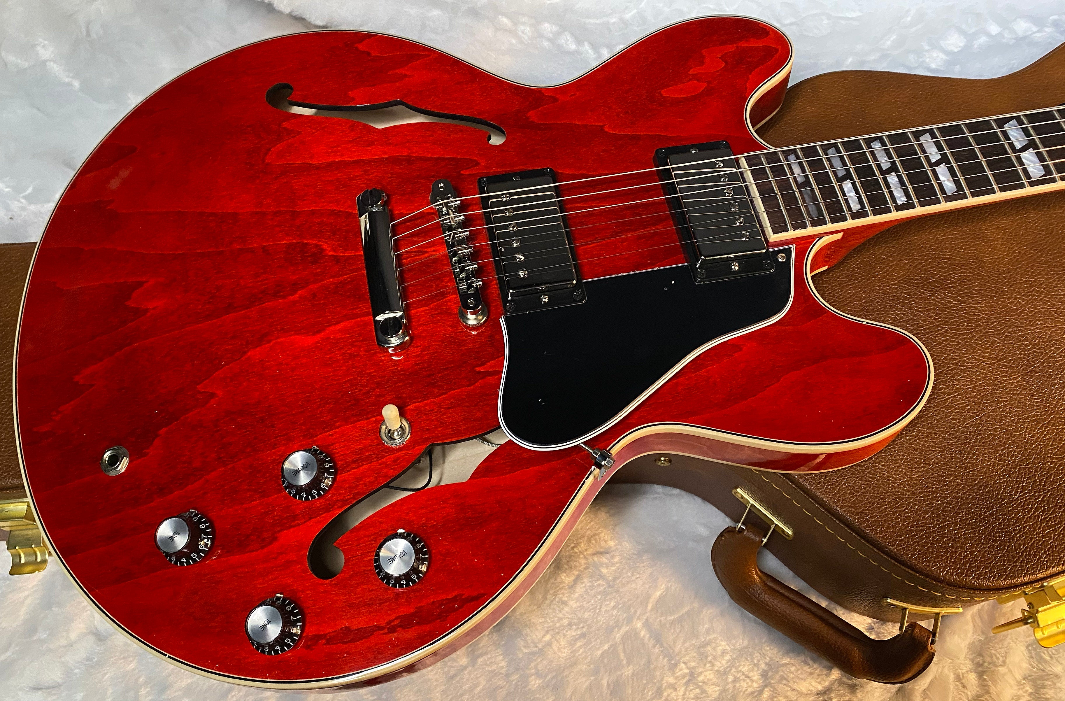 NEW ! Gibson ES-345 Semi Hollowbody Electric Guitar - Sixties 60's Cherry Finish - 7.9 lbs - Authorized Dealer - G06038