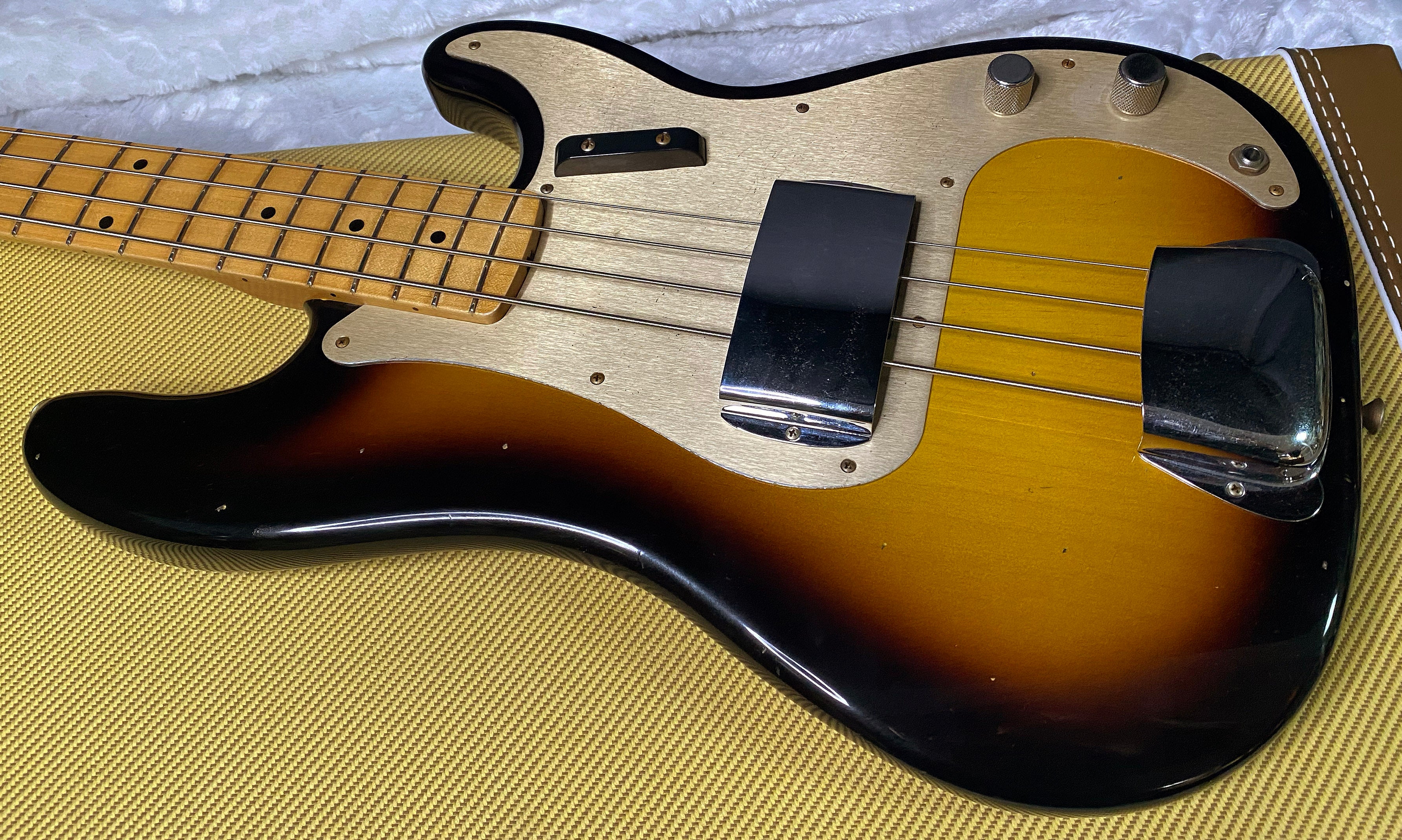 NEW! Fender Custom Shop 1958 Precision Bass Journeyman Relic - 2-Tone Sunburst - Authorized Dealer - 8.8lbs - G07461