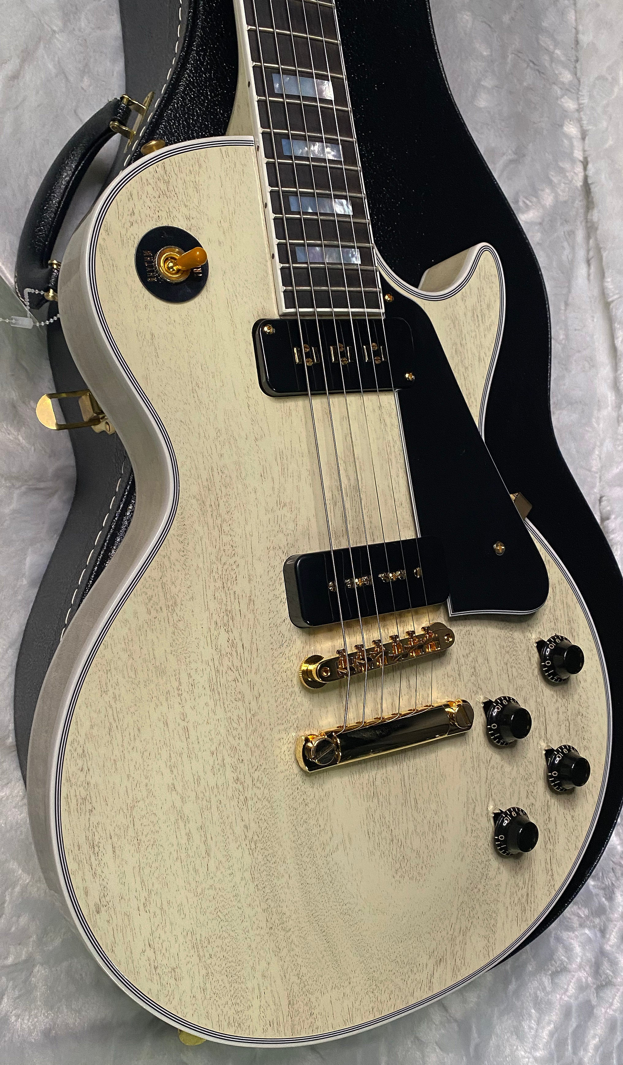 NEW ! Gibson Custom Shop Historic '54 Les Paul Custom Reissue Dealer Select - P-90's Staple Pick-Up - TV White - VOS - Authorized Dealer - Only 8.4 lbs - G07457