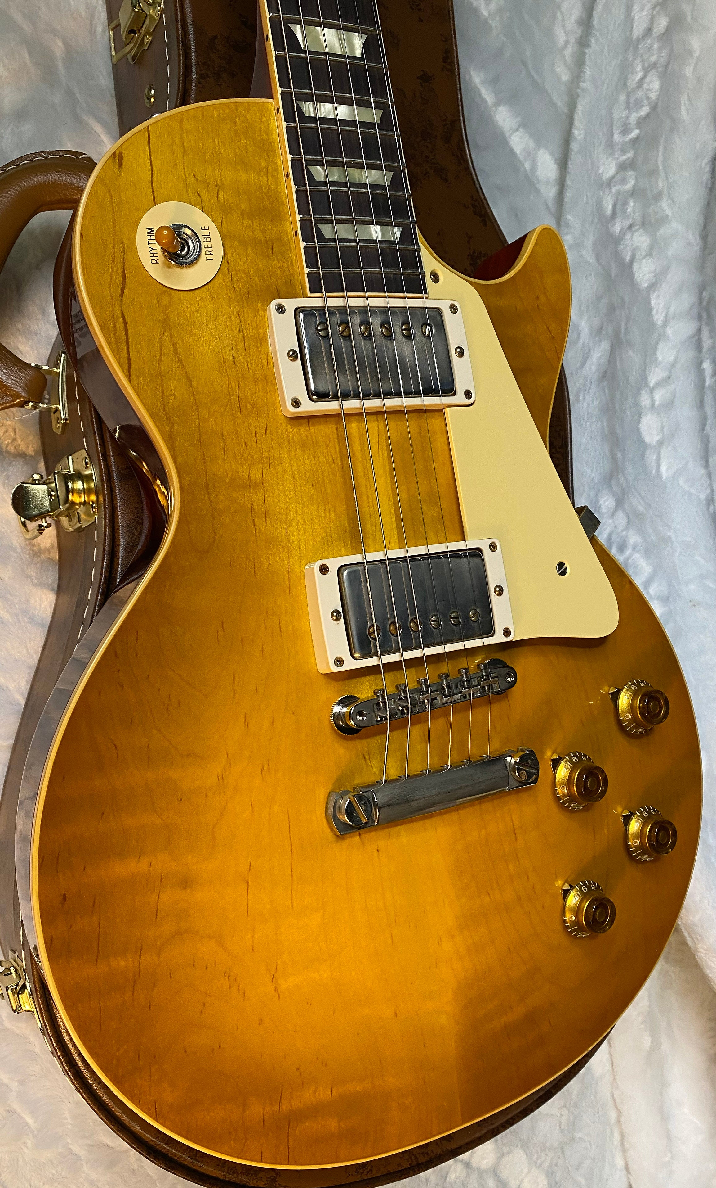 NEW ! Gibson Custom Shop '58 Les Paul Standard 1958 - Lemon Burst VOS - Beautiful Quilt / Flame Top - Authorized Dealer -8.7lbs - G06001