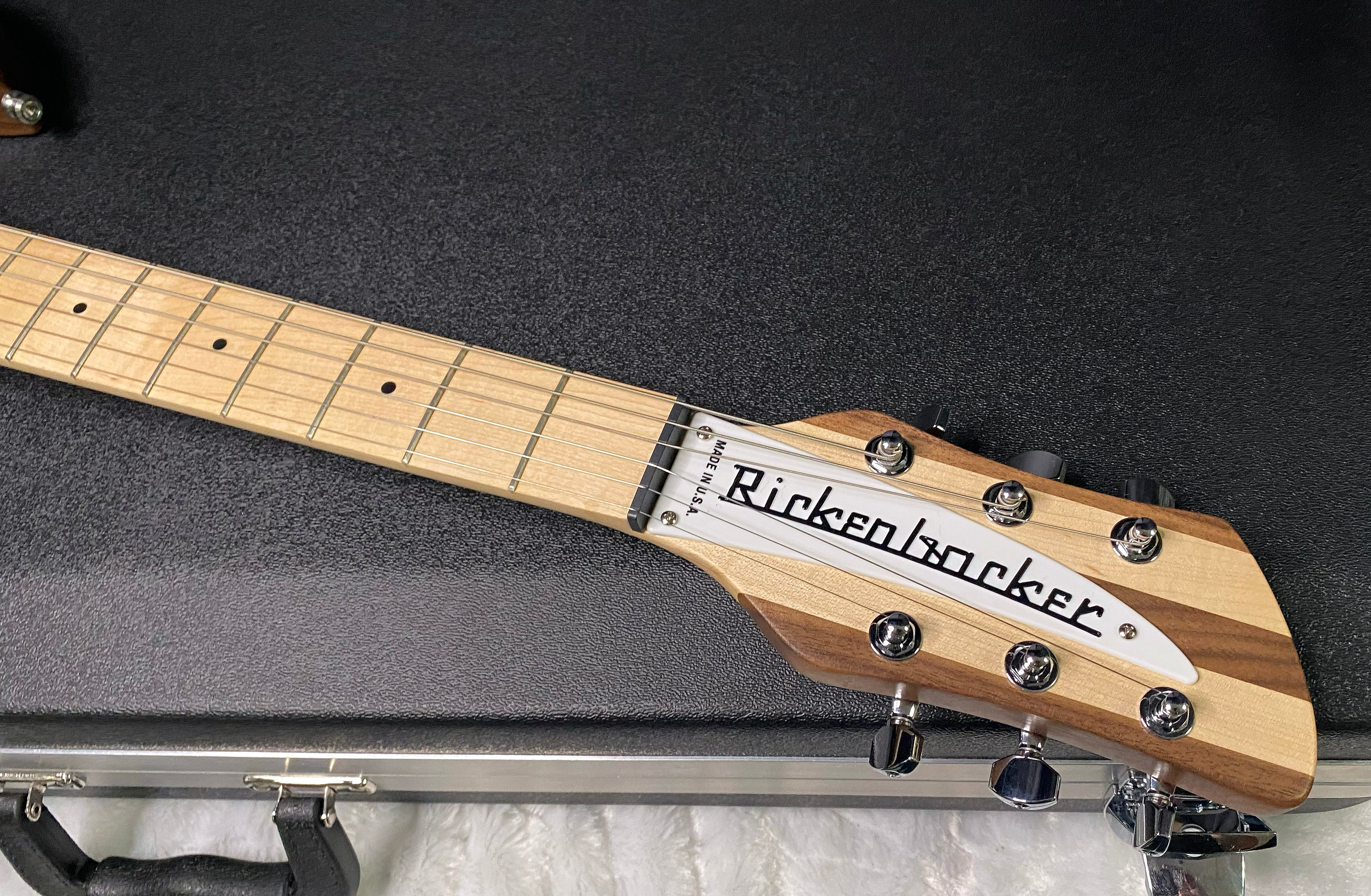NEW! Rickenbacker 330W Walnut - Semi Hollow Electric Guitar - Authorized Dealer - 7.1 lbs - G07464