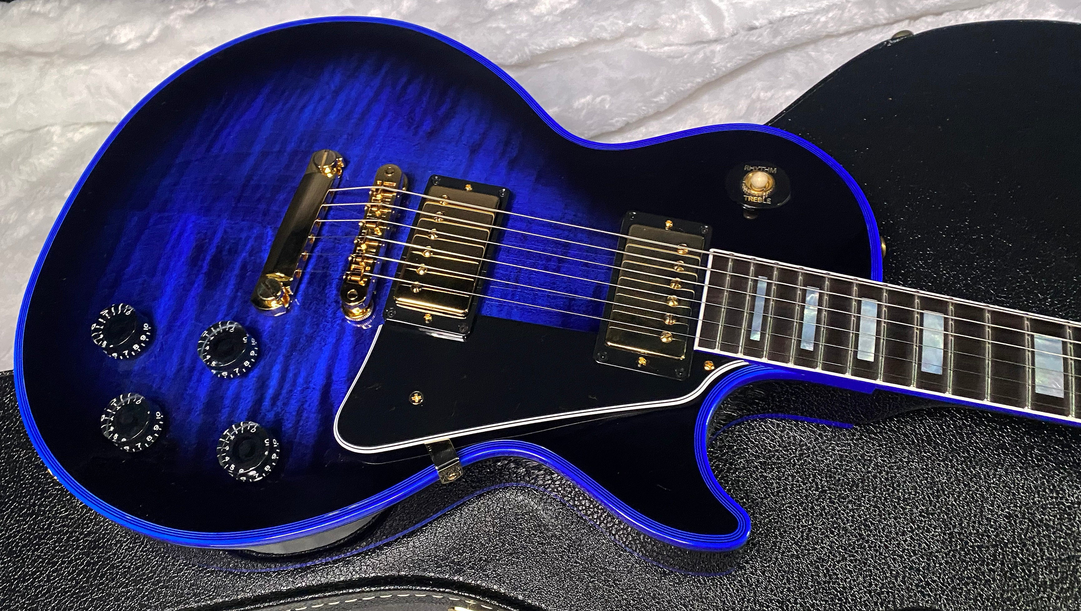 NEW! Gibson Dealer Select Custom Shop Les Paul Custom Blue Widow AAA Figured Flame Top - Authorized Dealer - 10.2lbs - G07460