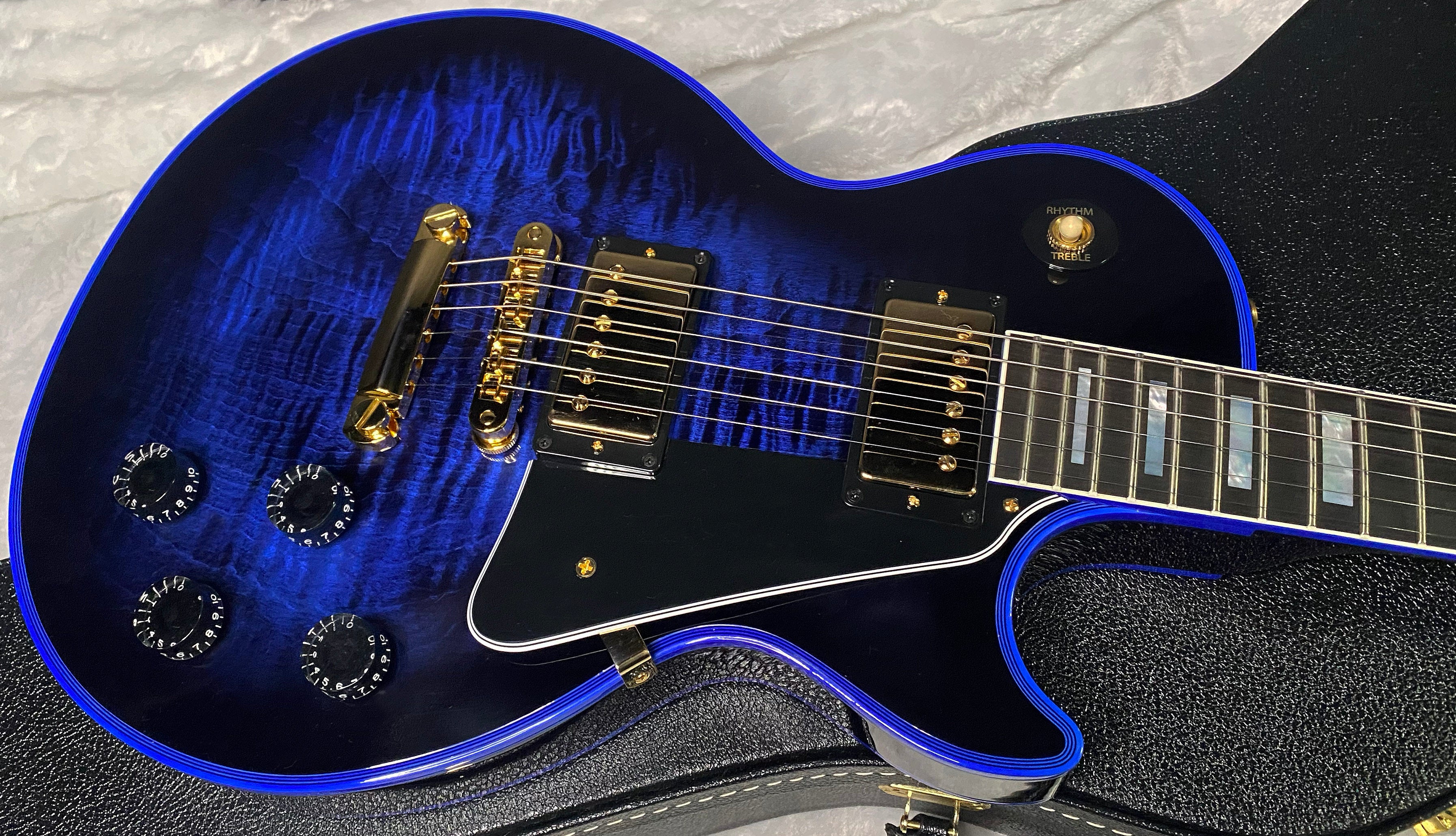 NEW! Gibson Dealer Select Custom Shop Les Paul Custom Blue Widow AAA Figured Flame Top - Authorized Dealer - 9.7 lbs - G07454