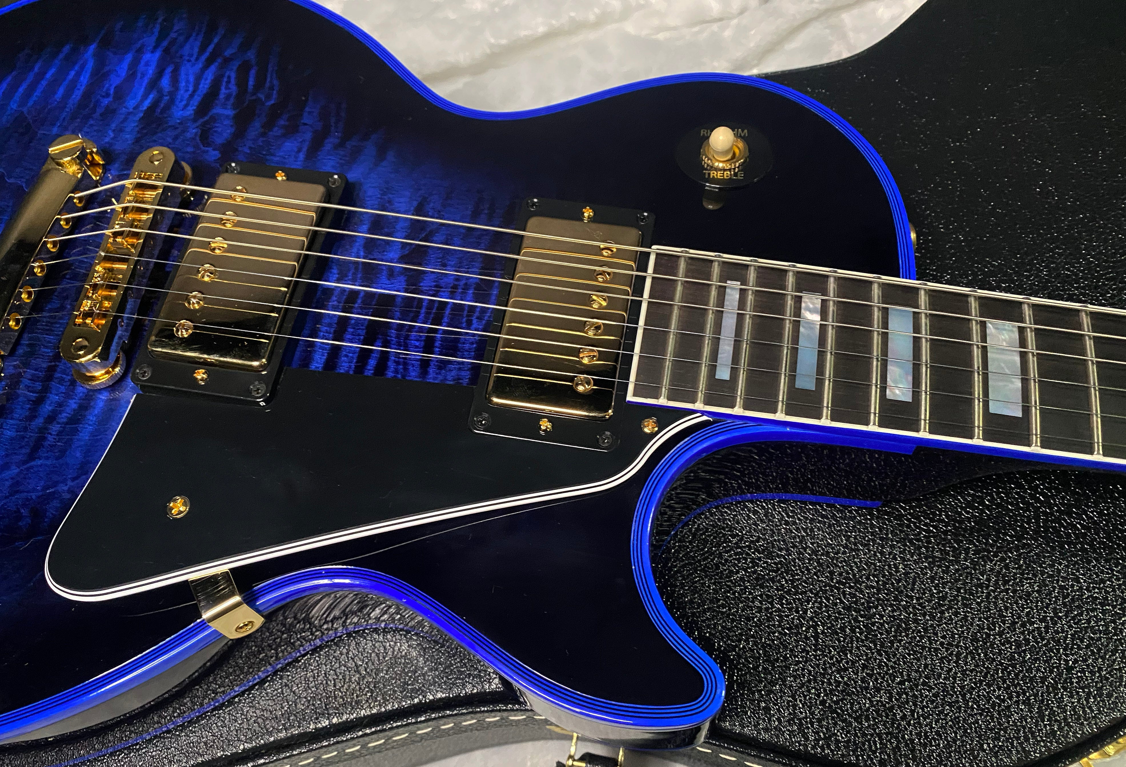 NEW! Gibson Dealer Select Custom Shop Les Paul Custom Blue Widow AAA Figured Flame Top - Authorized Dealer - 9.7 lbs - G07454