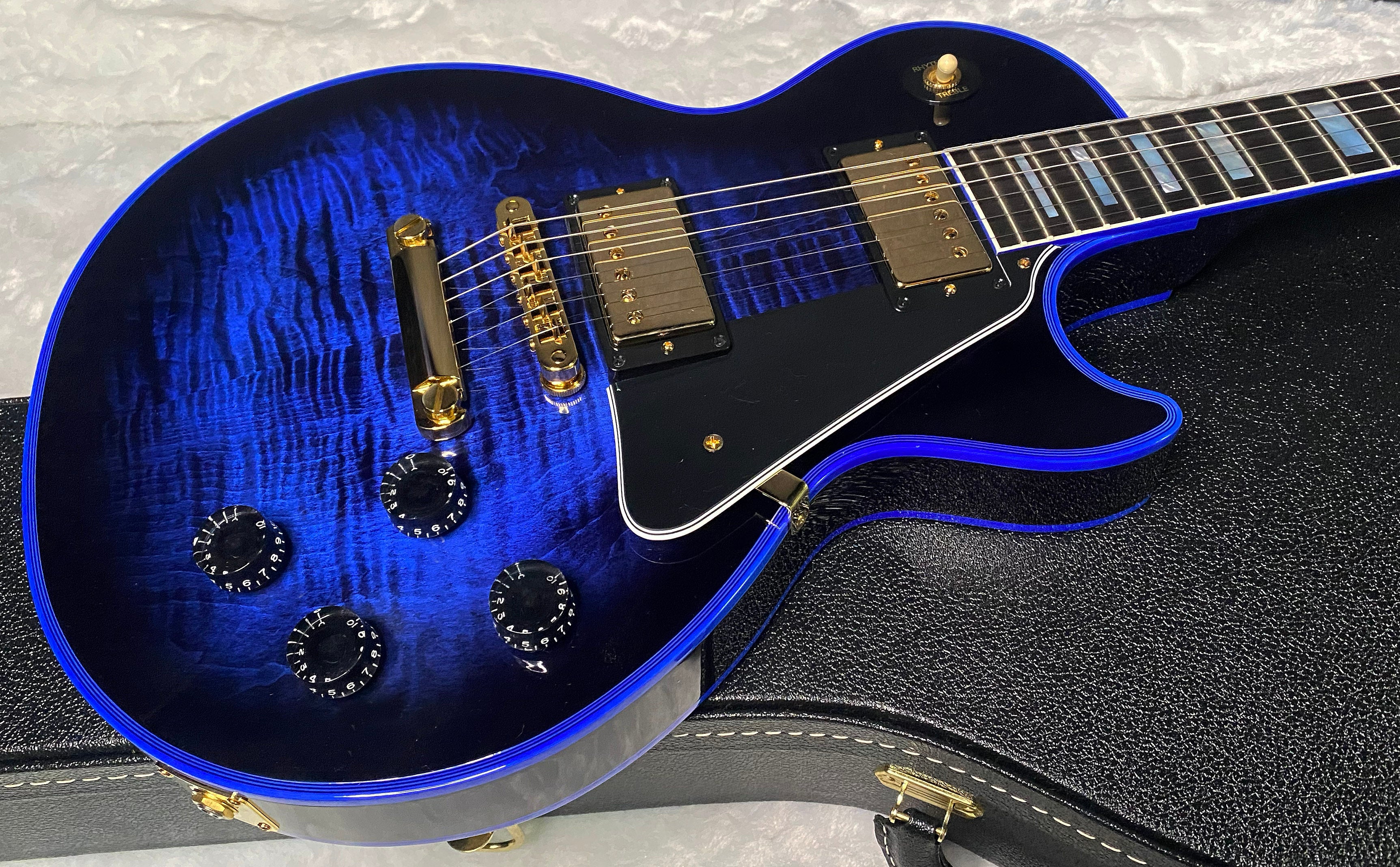 NEW! Gibson Dealer Select Custom Shop Les Paul Custom Blue Widow AAA Figured Flame Top - Authorized Dealer - 9.7 lbs - G07454