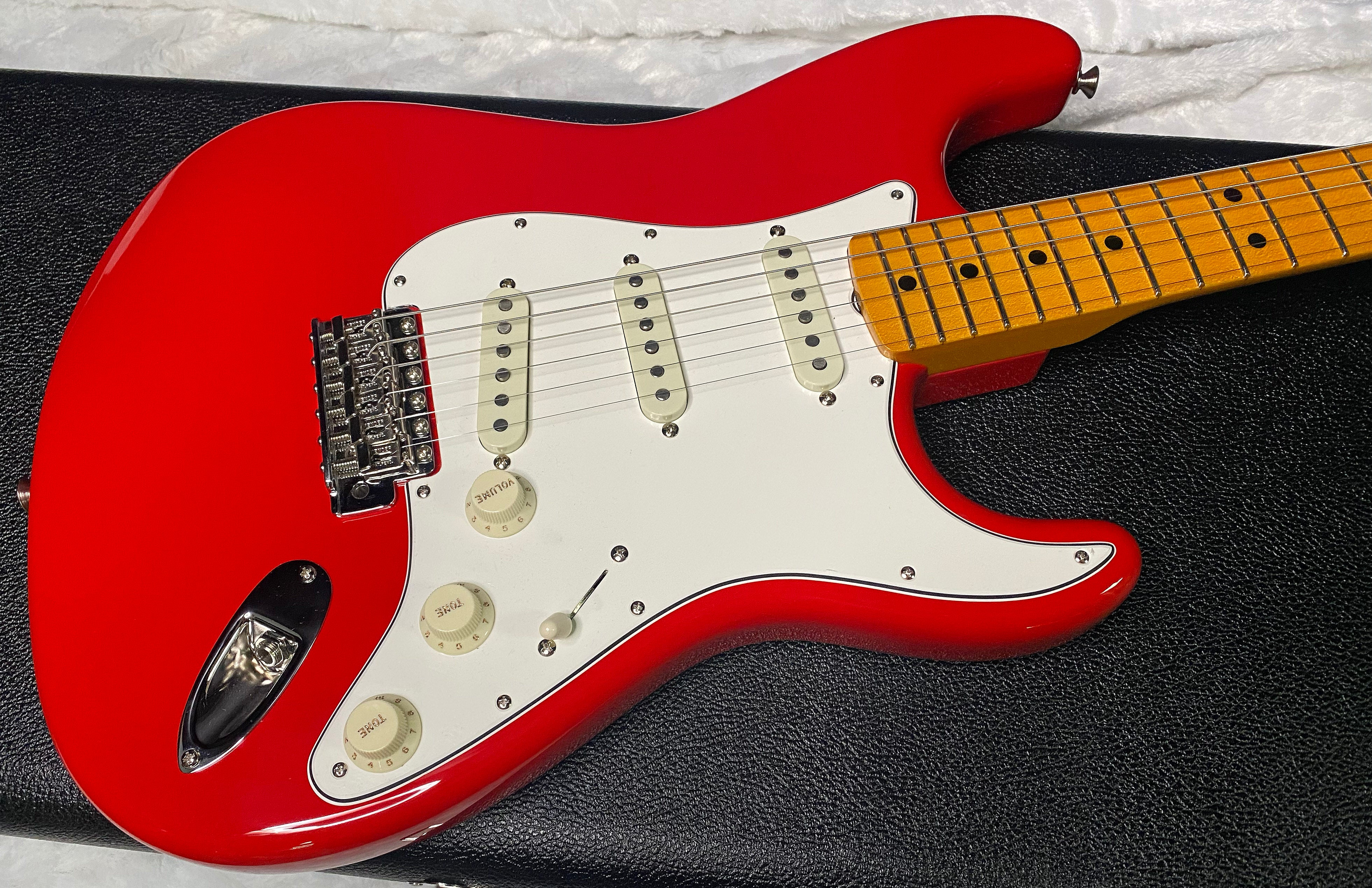 NEW! Fender Custom Shop Special Run '69 Stratocaster NOS Gloss Finish - Handwound P/U's - Hot Rod Red - Reverse Matching Headstock - 7.8 lbs - Authorized Dealer - SUPER RARE! G07471