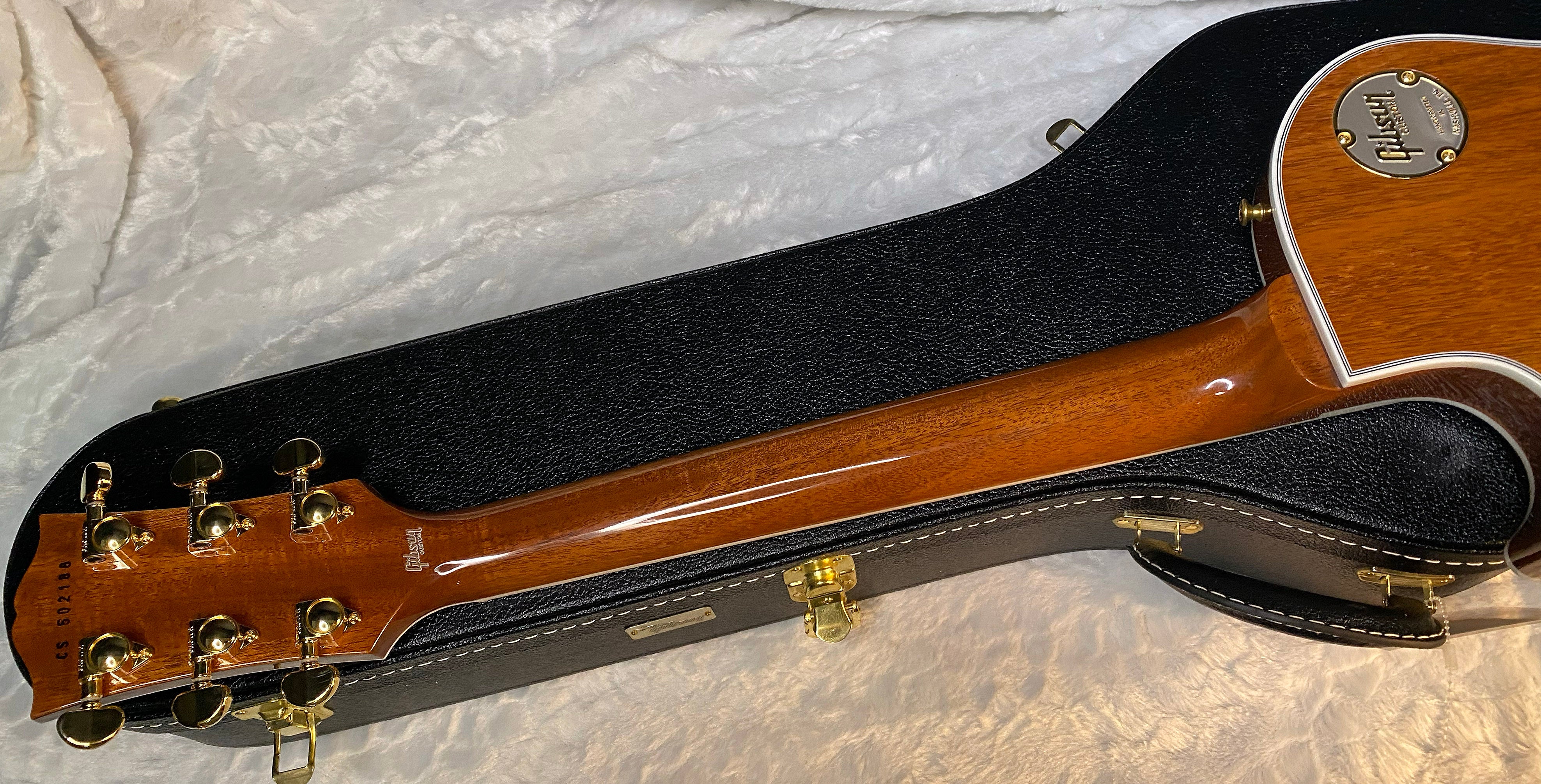 NEW! Gibson Dealer Select Custom Shop Les Paul Custom AAA Quilt Top - Aqua Blue - Authorized Dealer - WOW! 8.9 lbs - G06011