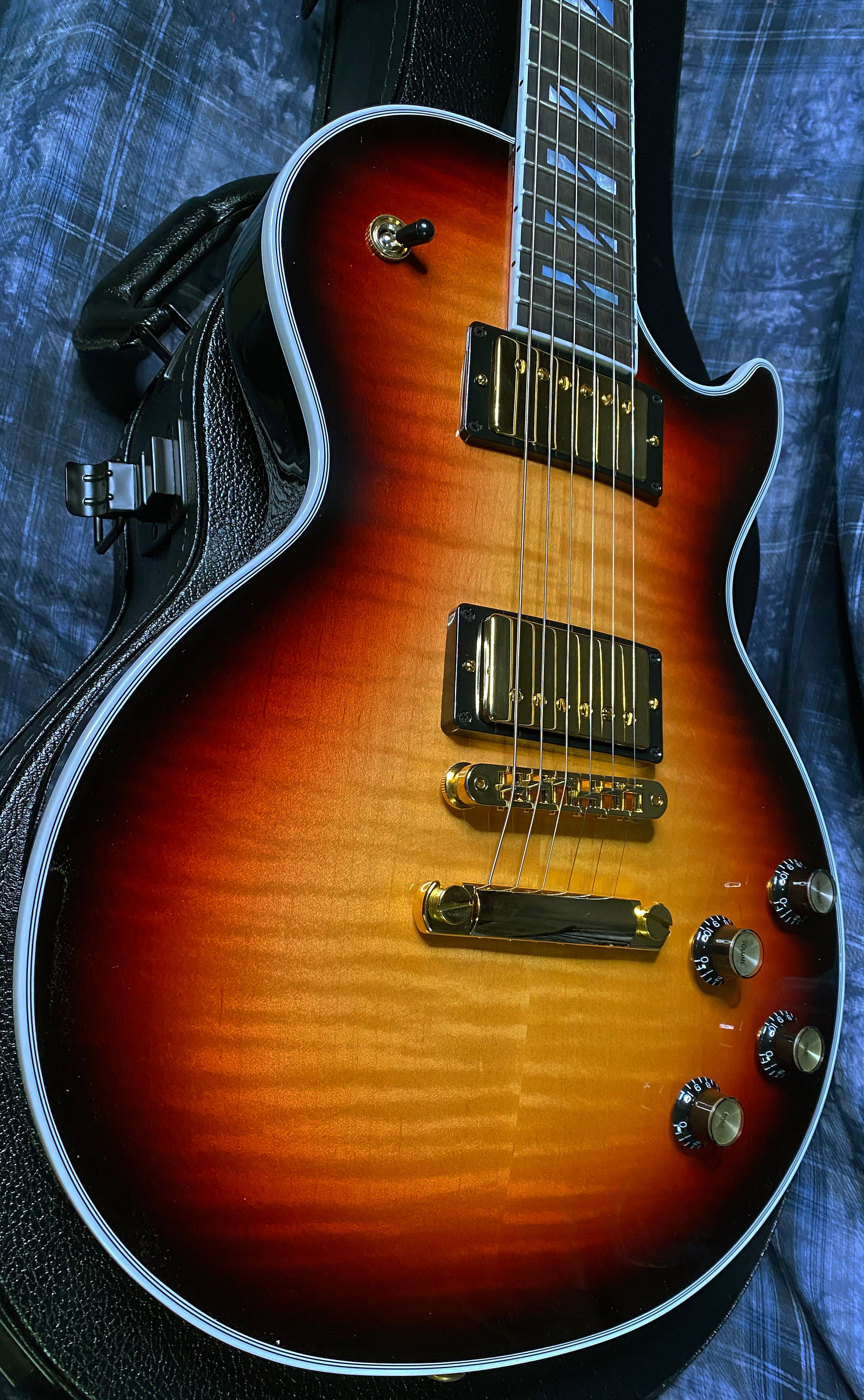 BRAND NEW ! 2024 Gibson Les Paul Supreme - Fireburst - Authorized Dealer - 8 lbs - G03804