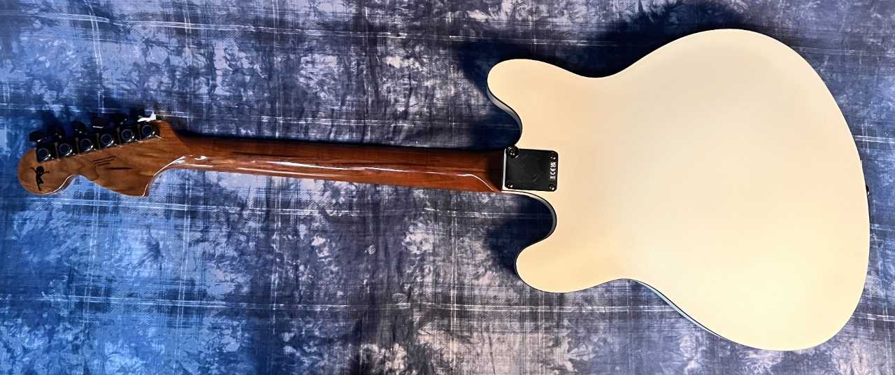 Fender Tom DeLonge Starcaster 2024 - Present - Olympic White - 6.5 Lbs. - G02897 - Authorized Dealer