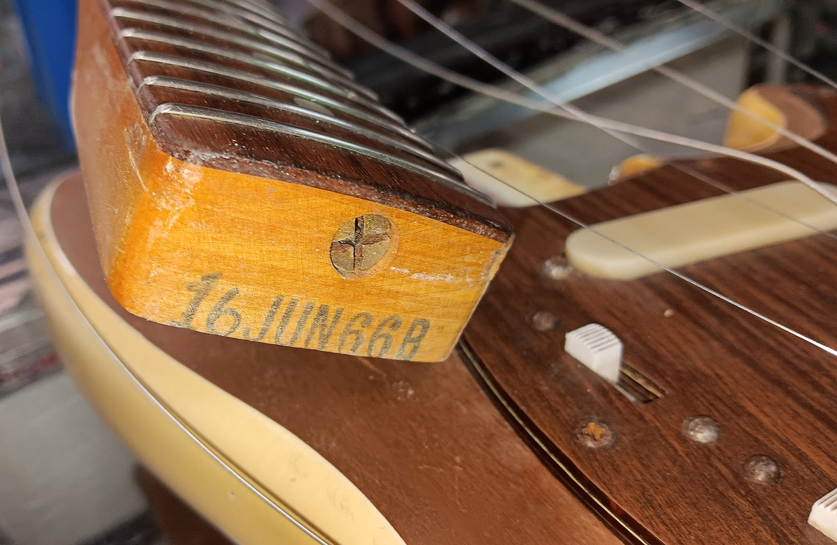 1966 Fender Mustang - Heavily Modded - Original Hardshell Case - Olympic White - Sanded Top & Back - COOL Vintage Guitar!