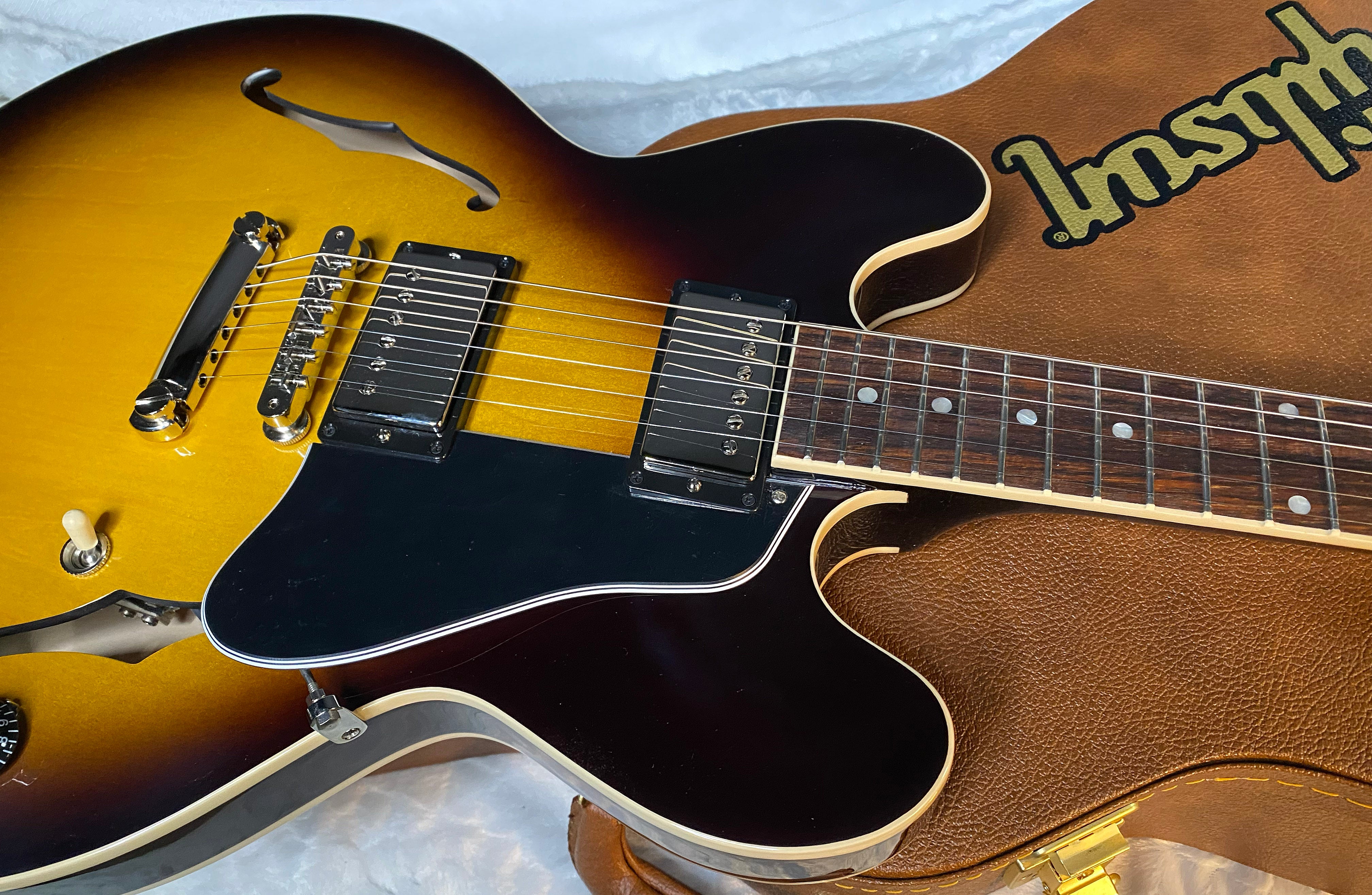 NEW! Gibson ES-335 Dot ( Gloss ) Vintage Burst - Semi-Hollow - Authorized Dealer - 8.1 lbs - G06028