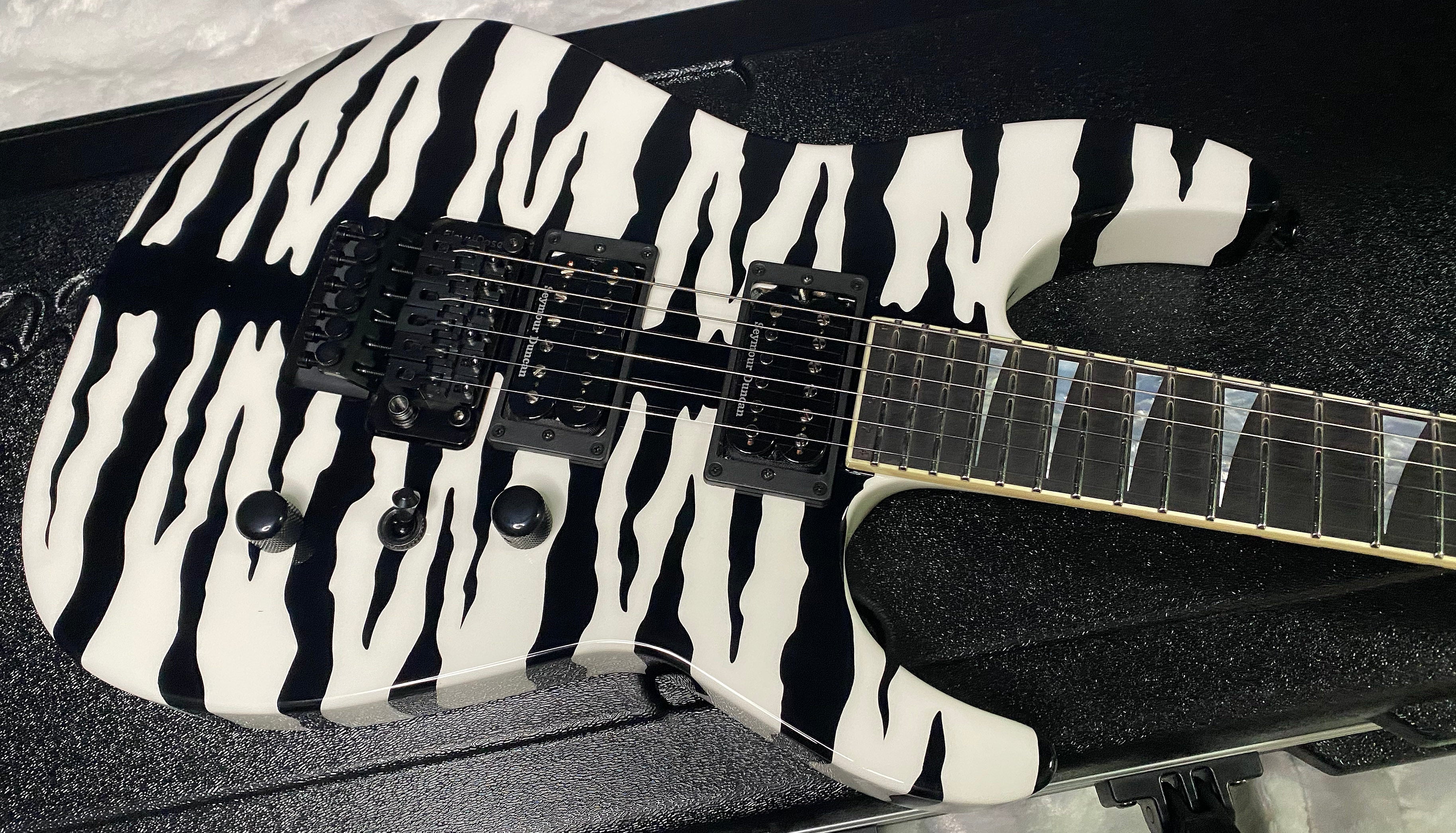 NEW ! Jackson Custom Shop SL2 Soloist Floyd Rose - Super RARE White Bengal Tiger Finish - Authorized Dealer - 7.9lbs - G07483