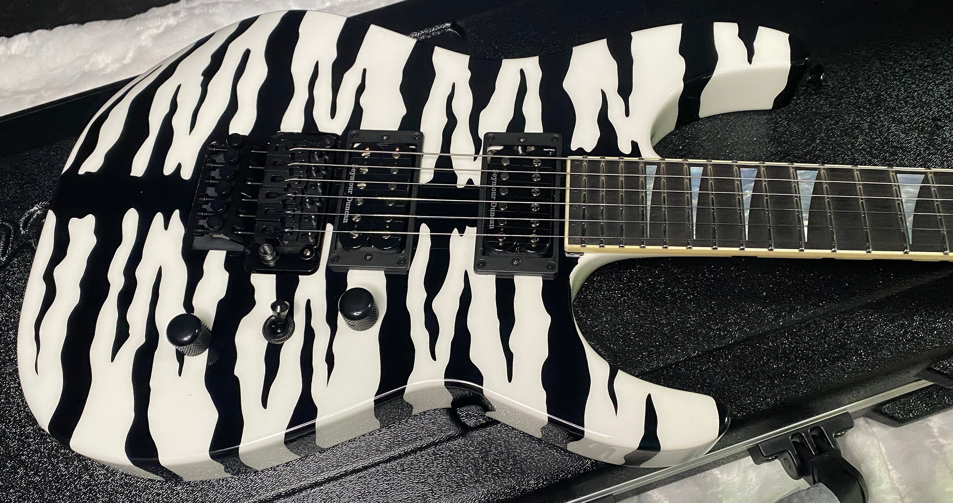 NEW ! Jackson Custom Shop SL2 Soloist Floyd Rose - Super RARE White Bengal Tiger Finish - Authorized Dealer - 7.9lbs - G07483