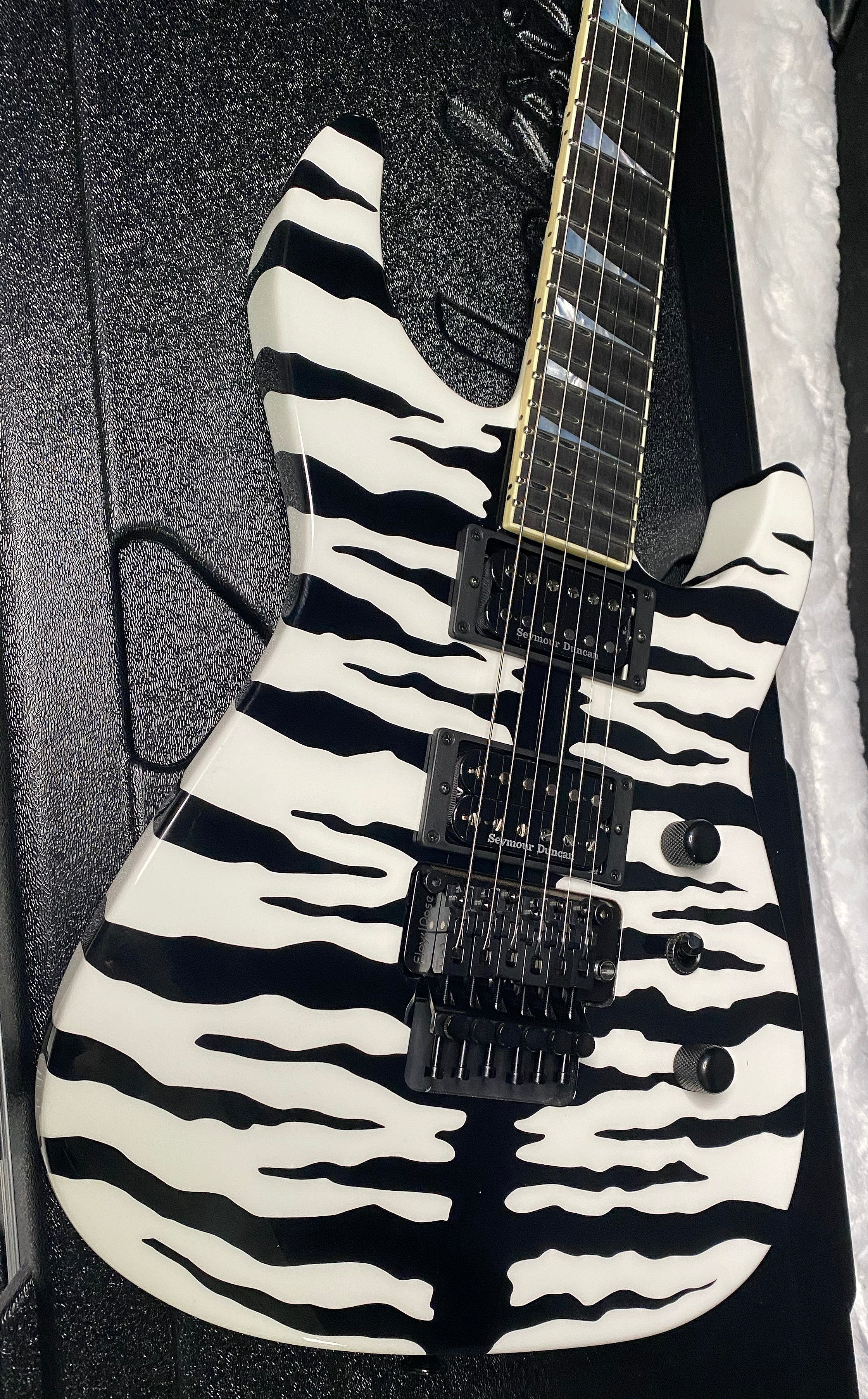 NEW ! Jackson Custom Shop SL2 Soloist Floyd Rose - Super RARE White Bengal Tiger Finish - Authorized Dealer - 7.9lbs - G07483