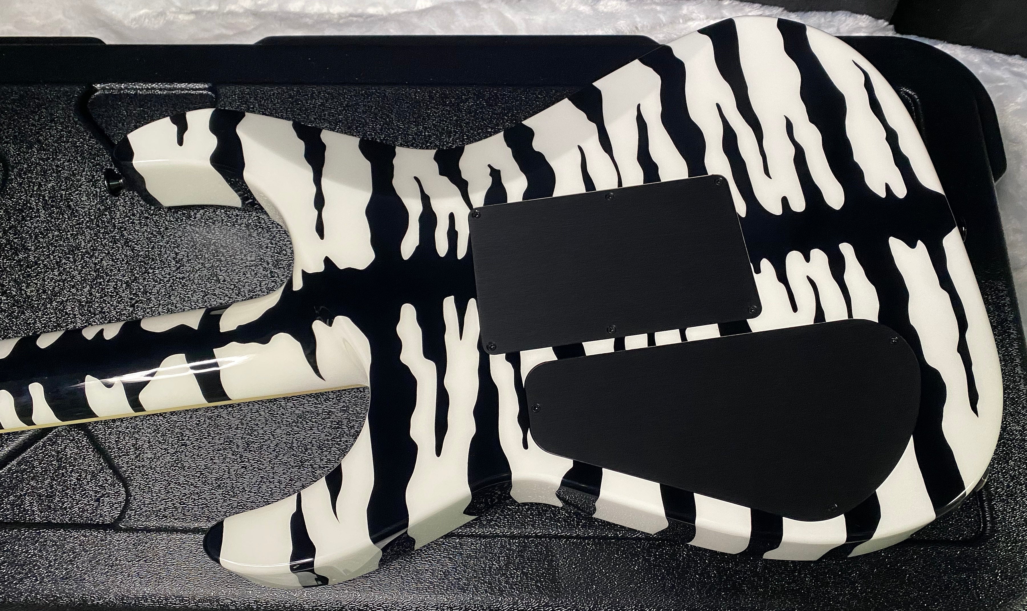 NEW ! Jackson Custom Shop SL2 Soloist Floyd Rose - Super RARE White Bengal Tiger Finish - Authorized Dealer - 7.9lbs - G07483