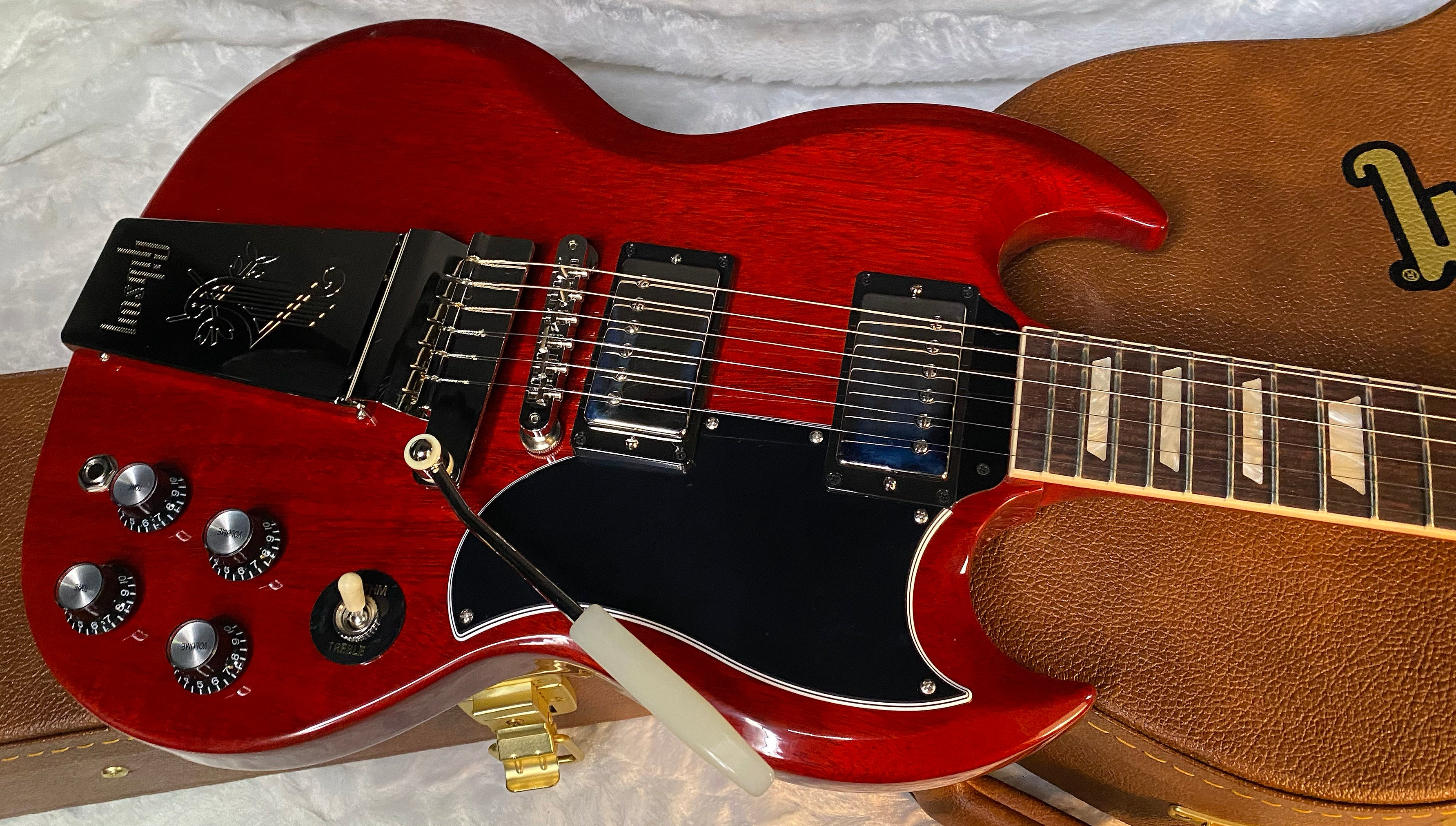NEW! Gibson SG Standard '61 Maestro Vibrola Vintage Cherry - 7.25 lbs - Authorized Dealer! G05958