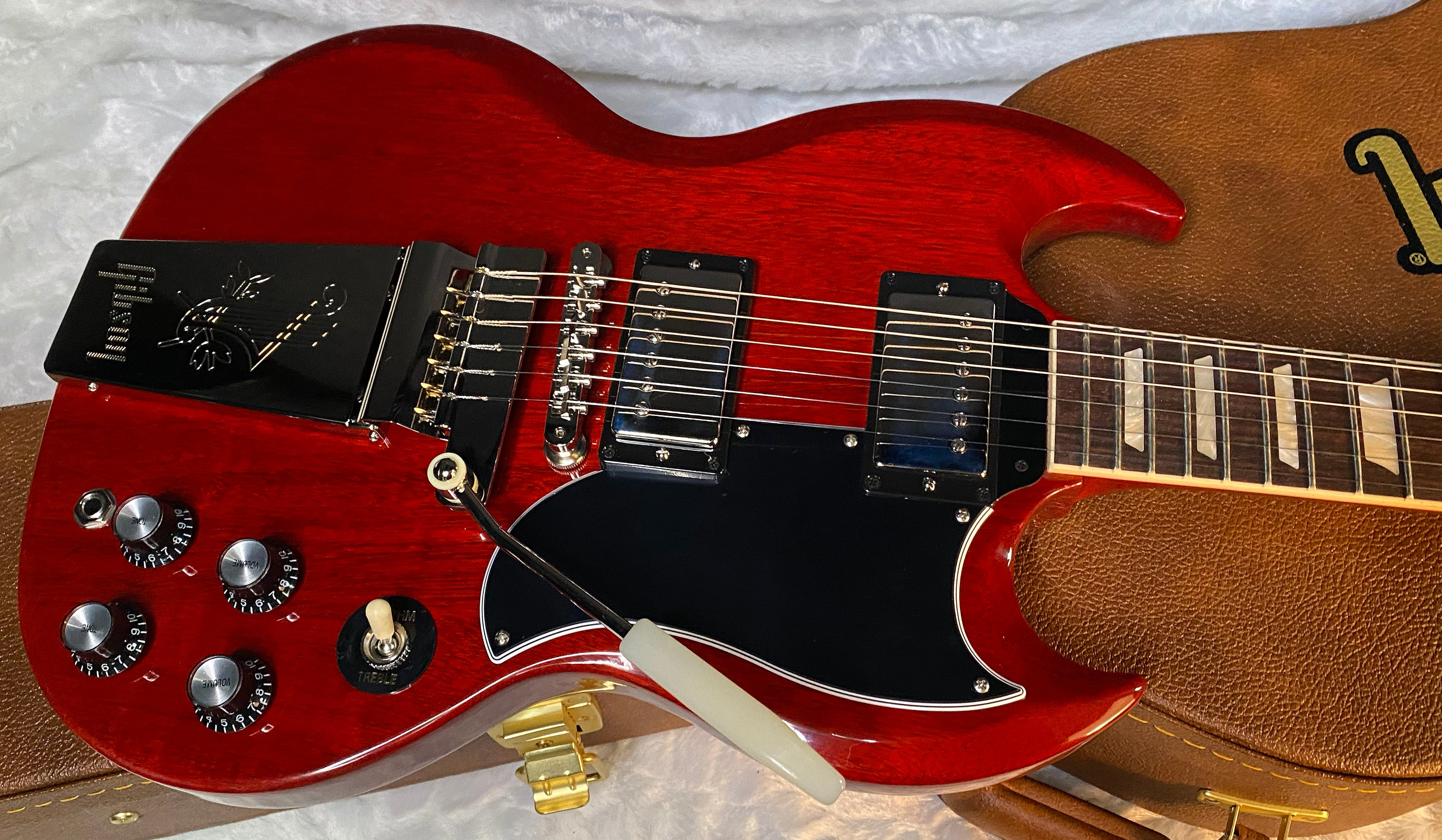 NEW! Gibson SG Standard '61 Maestro Vibrola Vintage Cherry - 7.25 lbs - Authorized Dealer! G05958