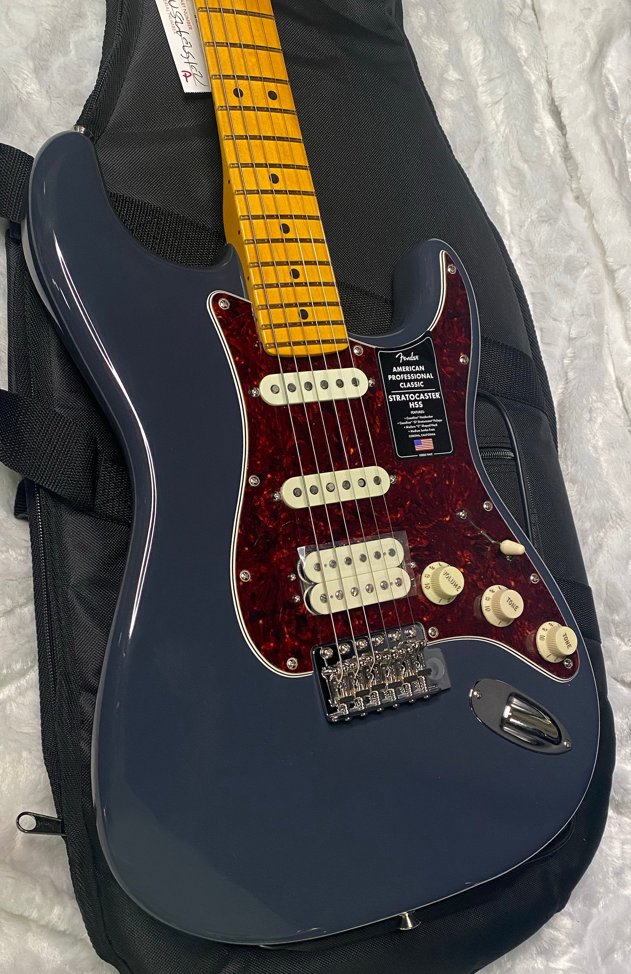 NEW ! Fender American Professional Classic Stratocaster HSS - Faded Black - 7.7lbs - Authorized Dealer - G07504