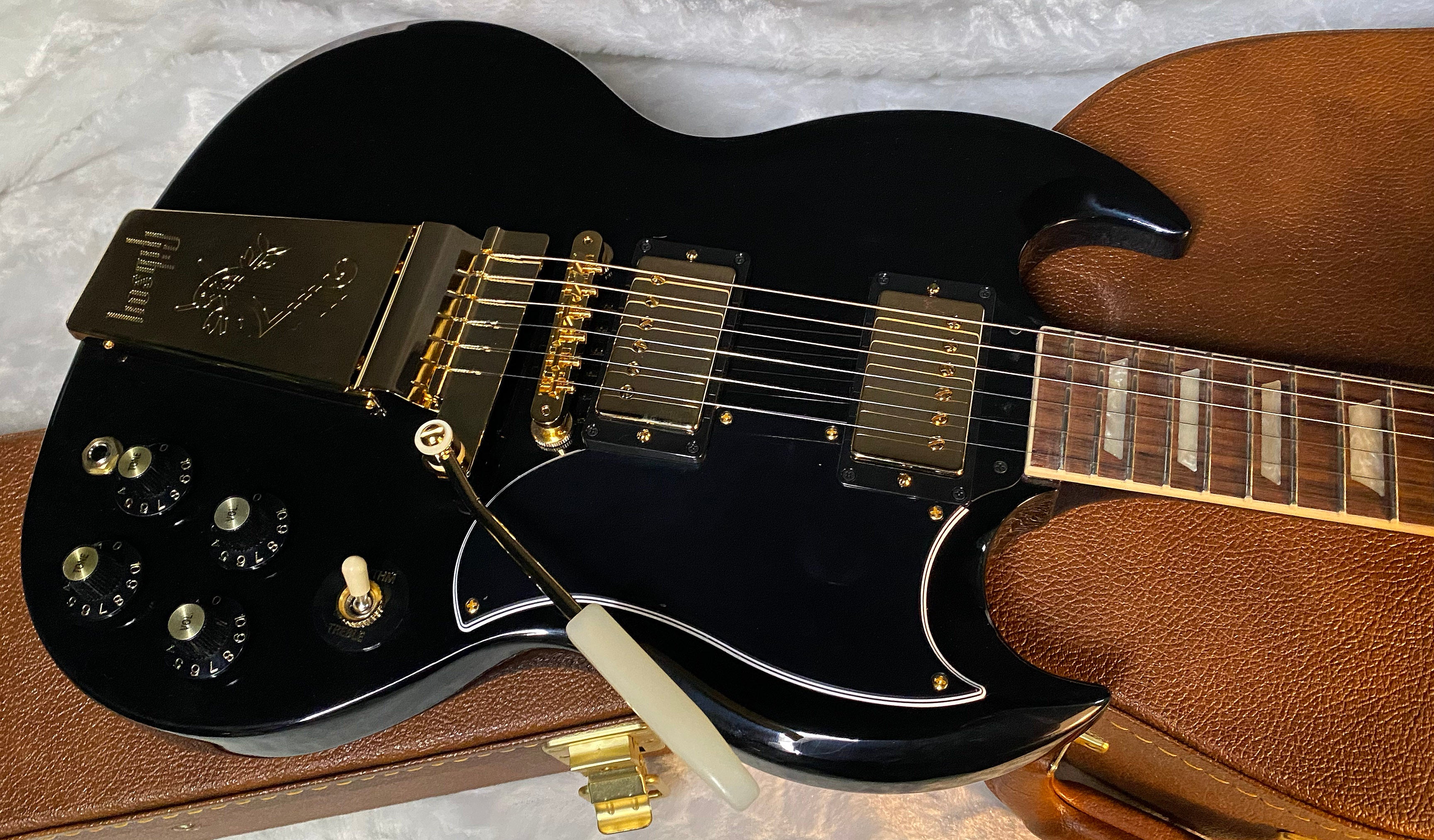 NEW ! Gibson LIMITED EDITION SG Standard '61 Maestro Vibrola - T-Type Pick-Ups - Gold Hardware - - Authorized Dealer - 7.25 lbs - G06027