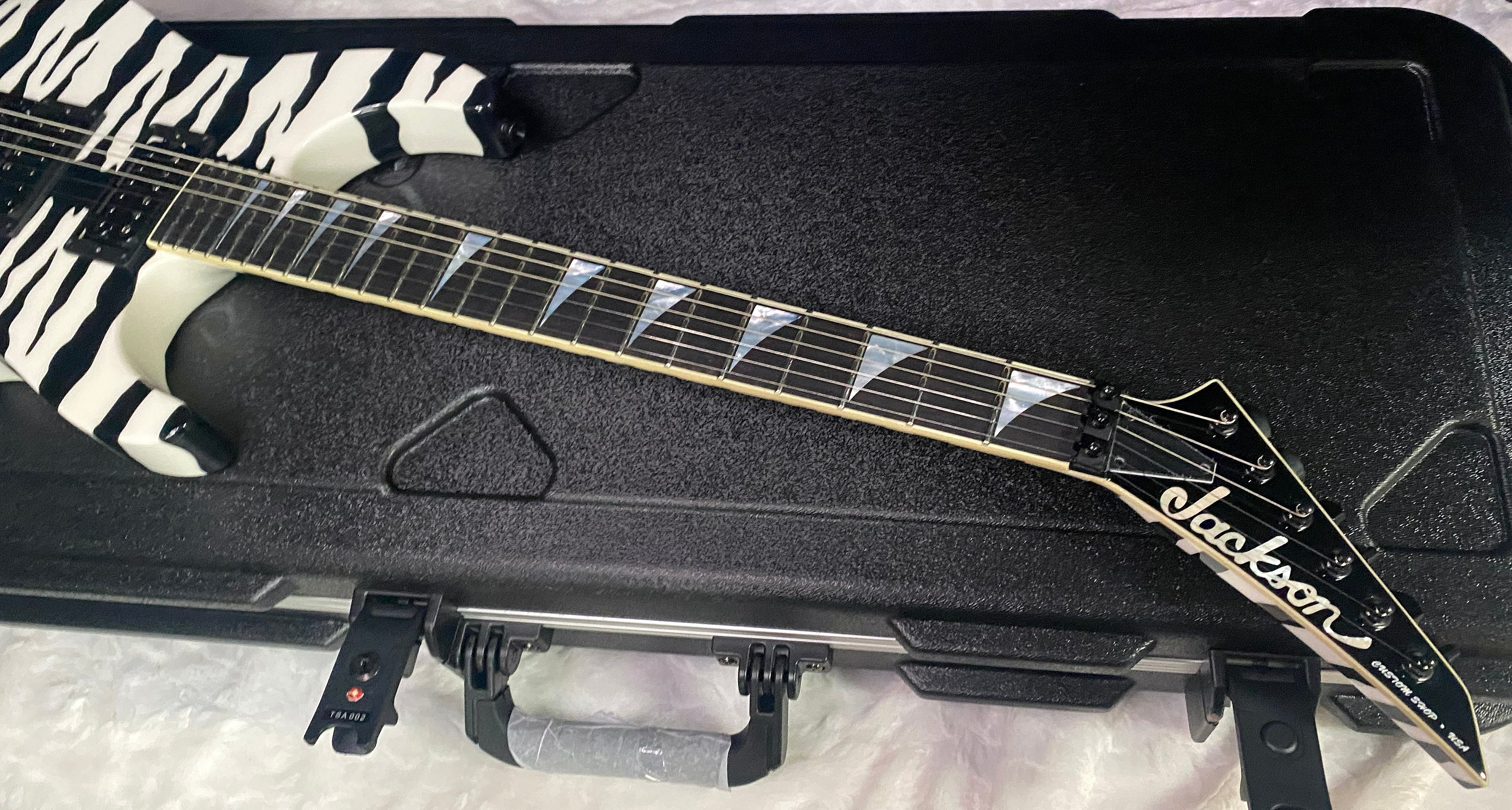 NEW ! Jackson Custom Shop SL2 Soloist Floyd Rose - Super RARE White Bengal Tiger Finish - Authorized Dealer - 8.2lbs - G07497