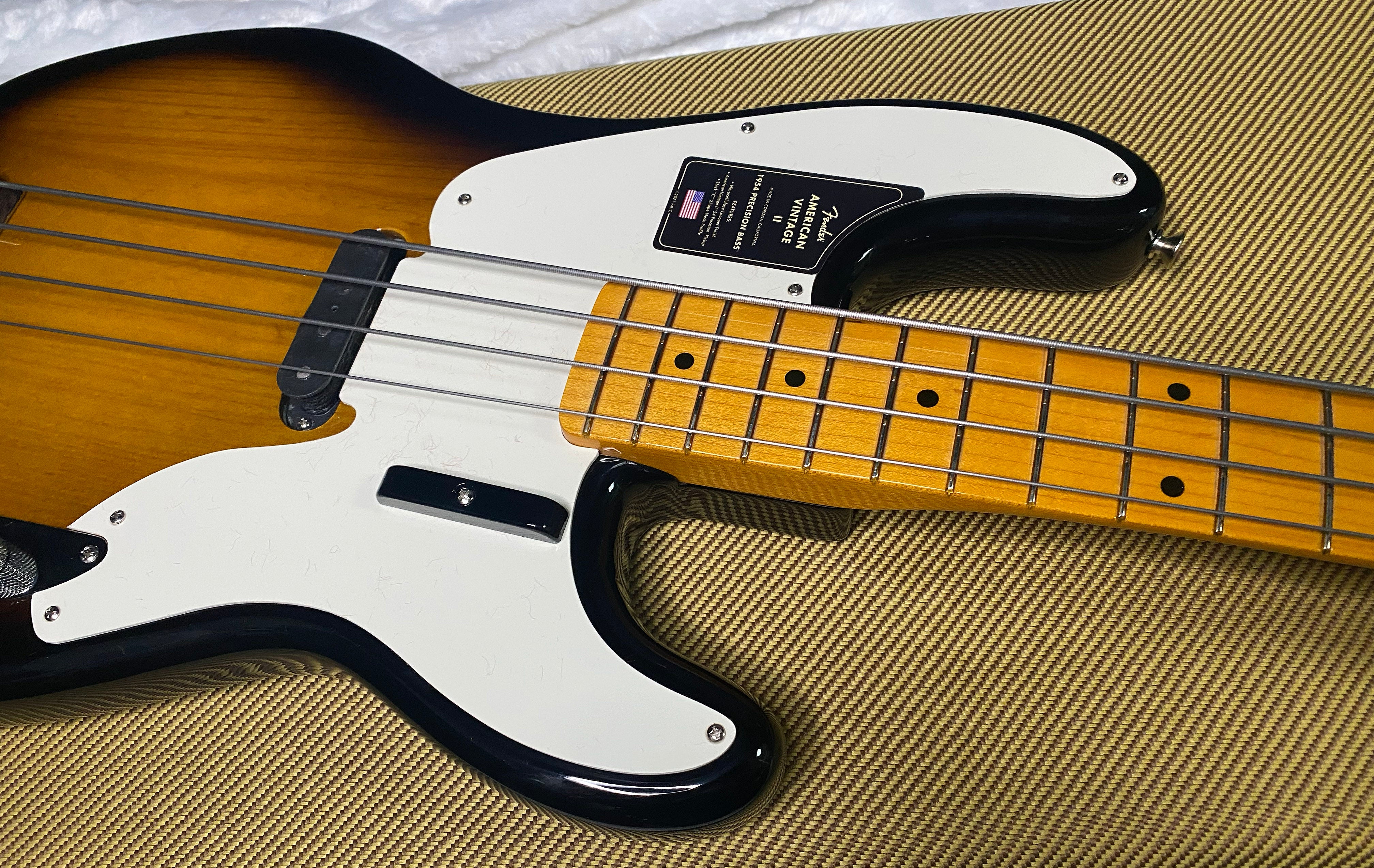 NEW ! Fender American Vintage II 1954 Precision Bass - Maple Fingerboard - 2-Color Sunburst - 9lbs - Authorized Dealer - G07496