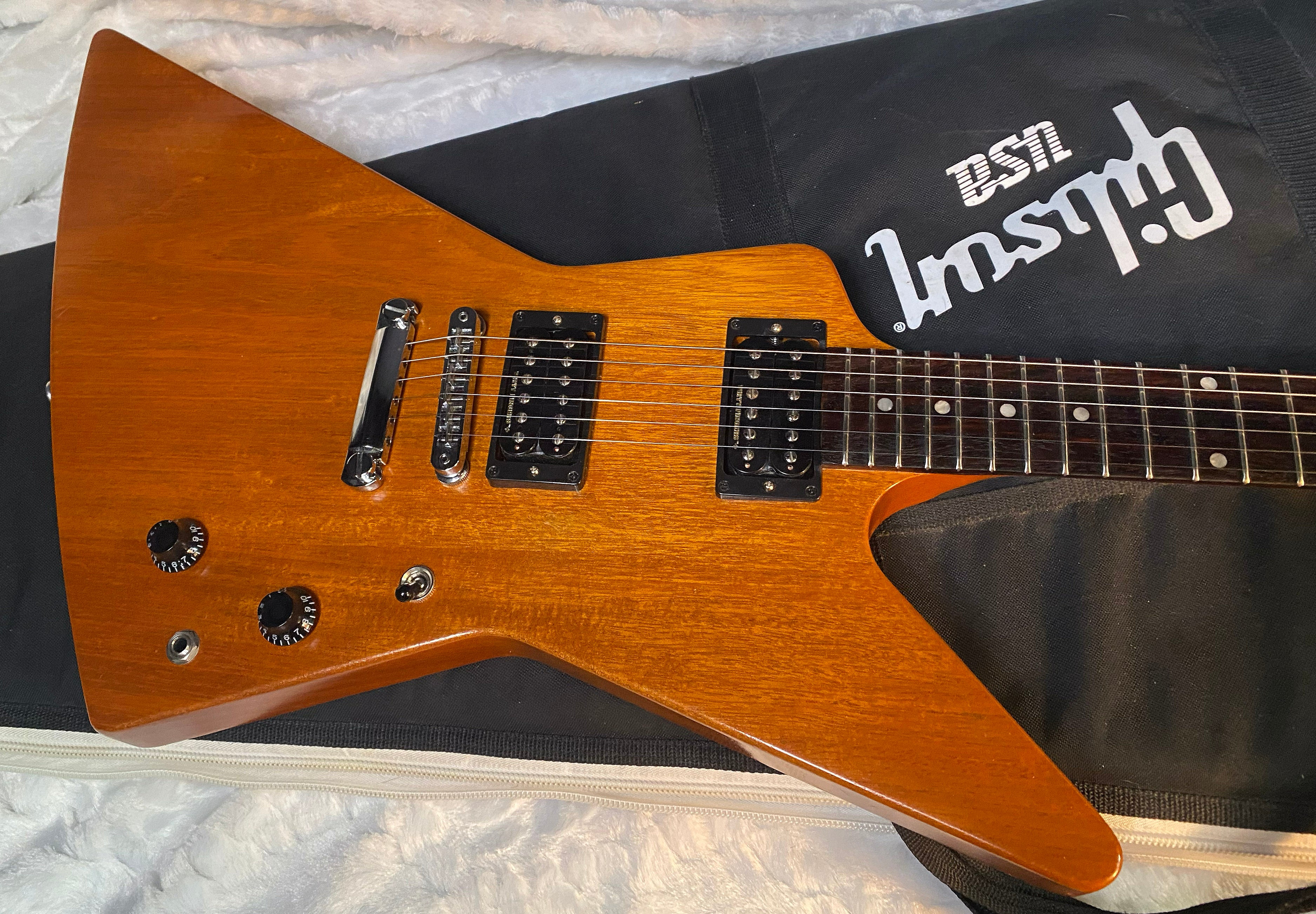 2016 Gibson Faded Satin Explorer - Professional Set-Up - 8lbs - Authorized Dealer - Gibson Gig Bag