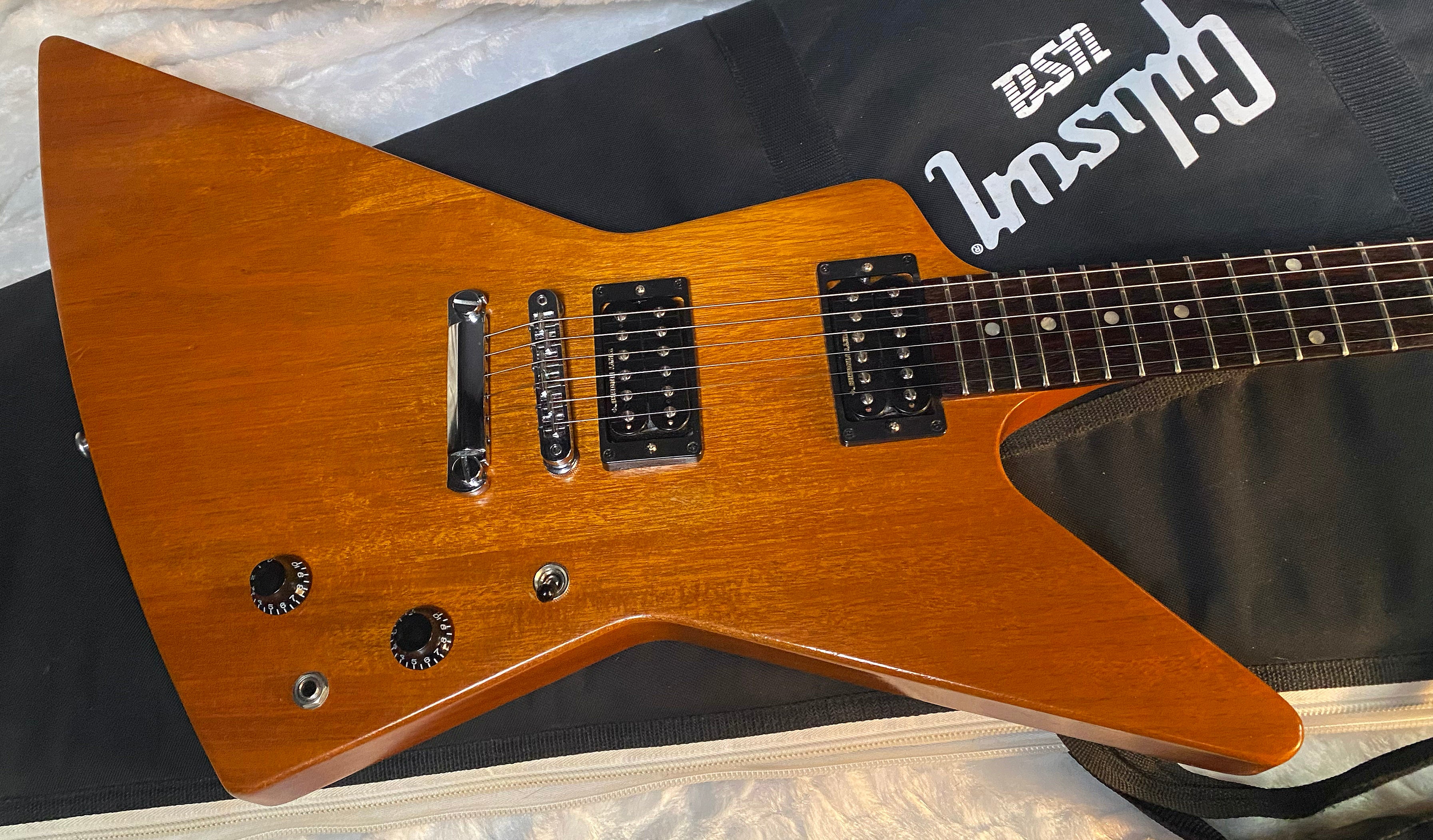 2016 Gibson Faded Satin Explorer - Professional Set-Up - 8lbs - Authorized Dealer - Gibson Gig Bag