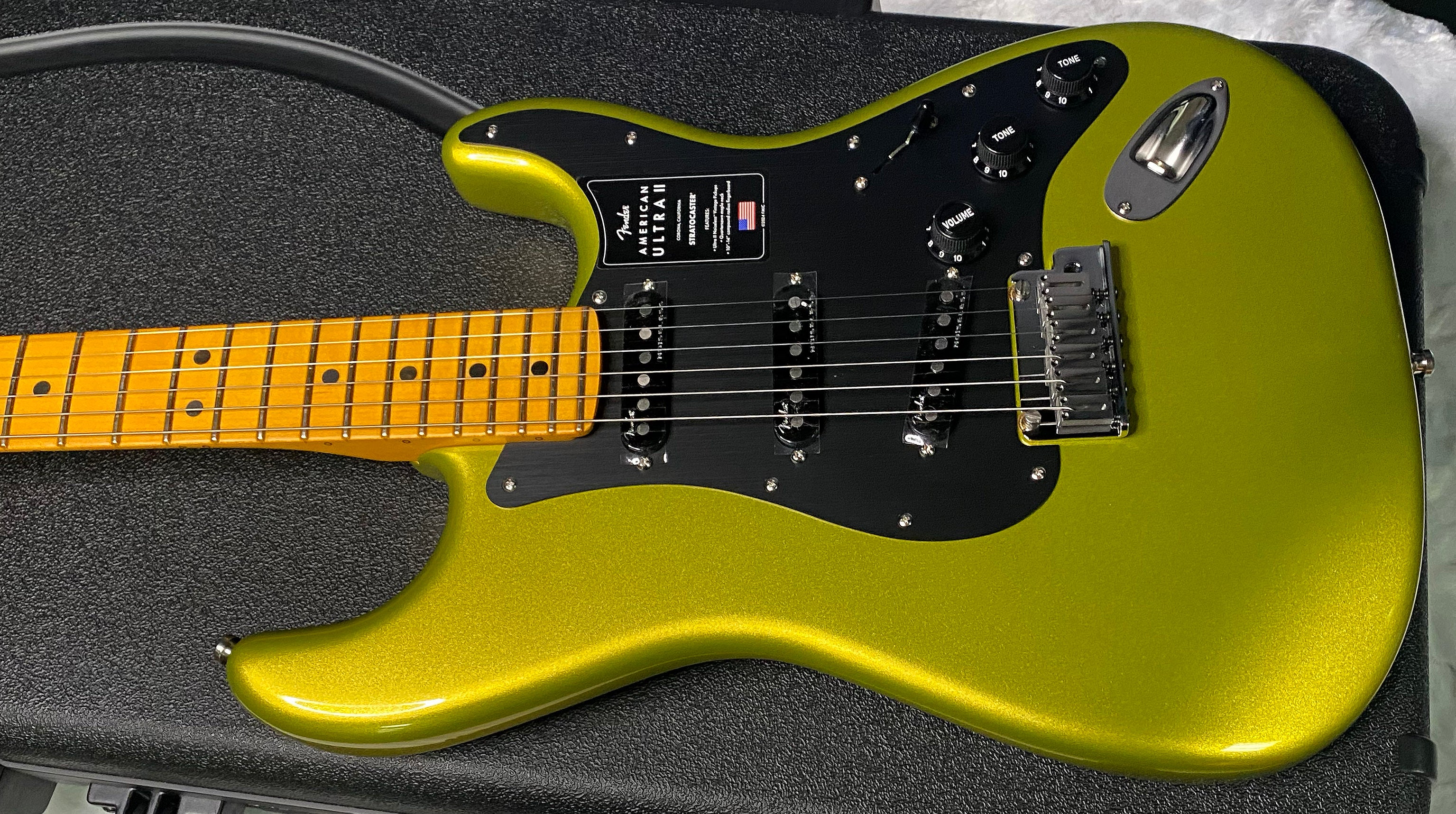 NEW! Fender American Ultra II Stratocaster - Maple Fingerboard - Solar Flare - 8.5lbs - Authorized Dealer - G07490