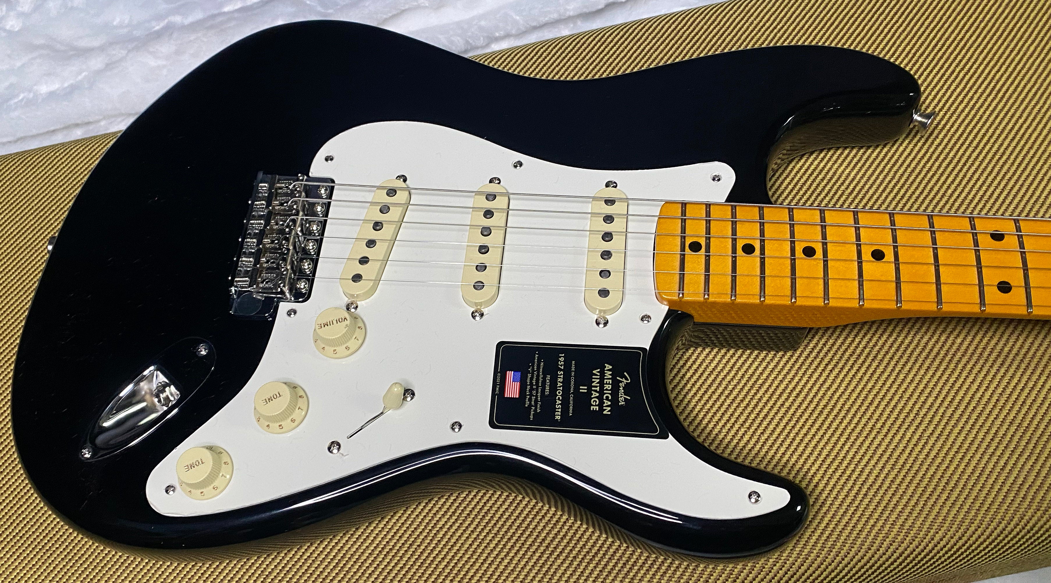 NEW ! Fender American Vintage II 1957 Stratocaster - Maple Fingerboard - Black - 7.5lbs - Authorized Dealer - G07486