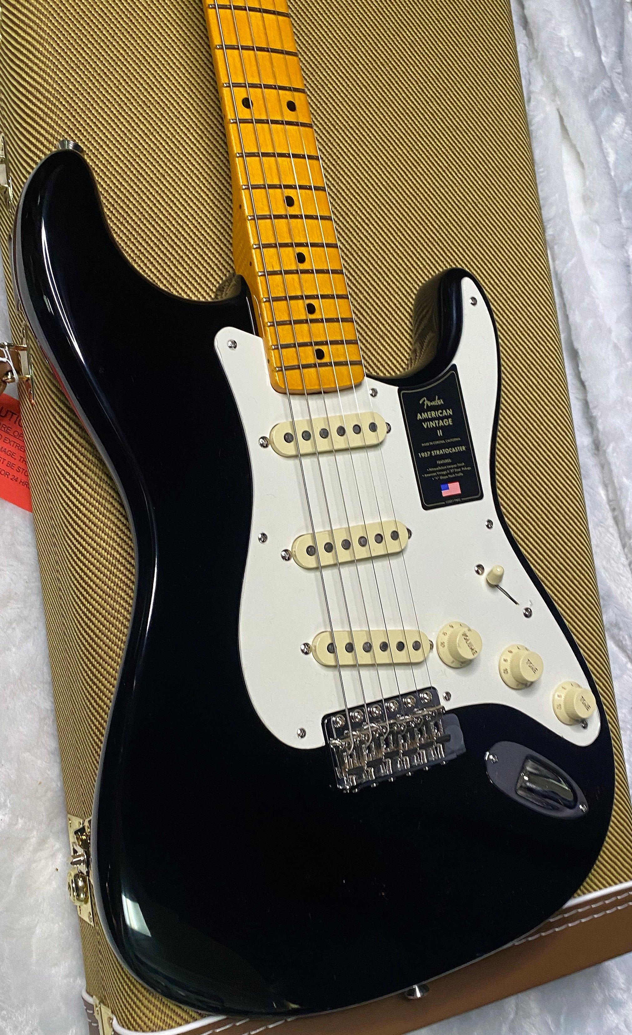 NEW ! Fender American Vintage II 1957 Stratocaster - Maple Fingerboard - Black - 7.5lbs - Authorized Dealer - G07486