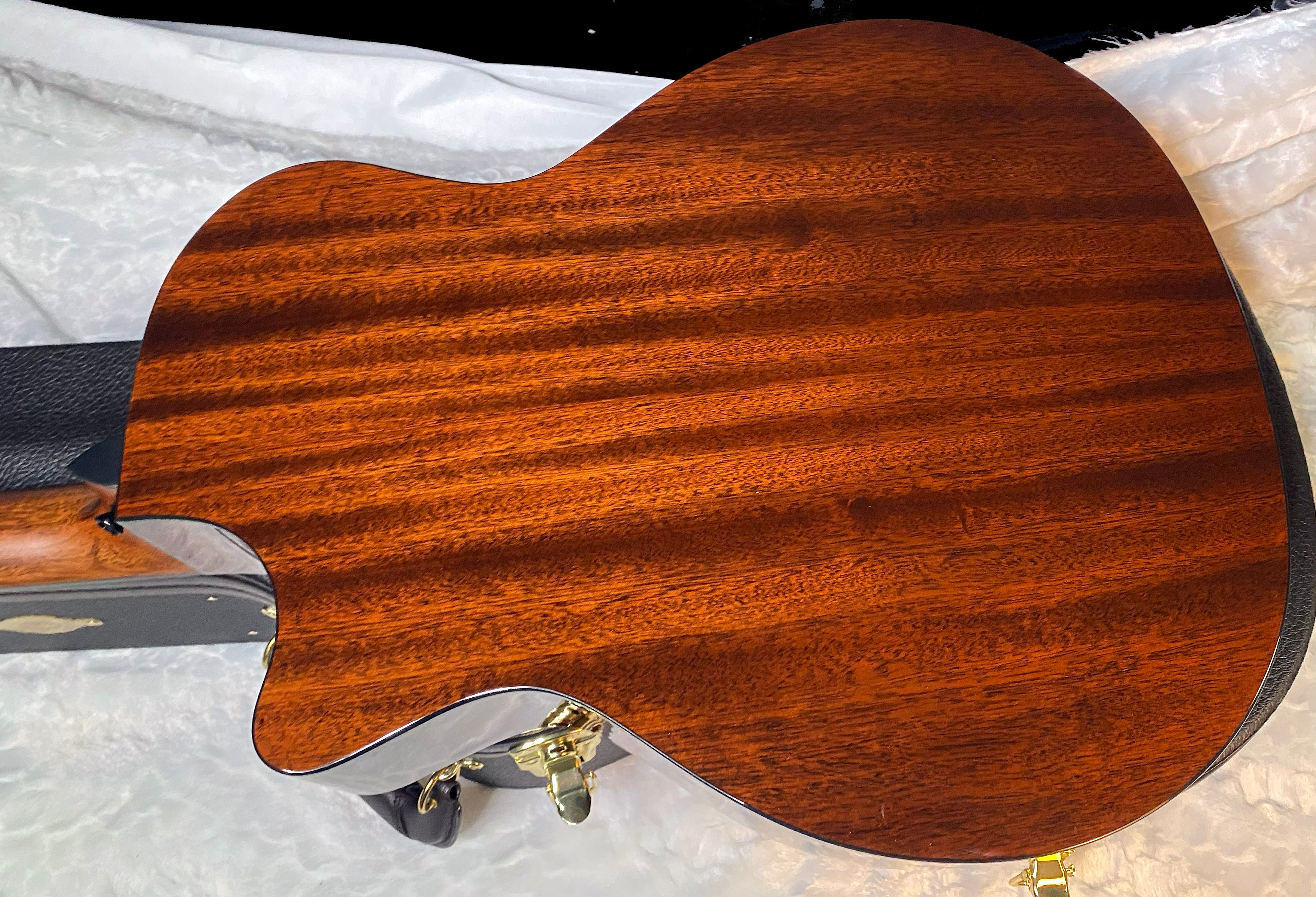 NEW! Taylor 324ce V-Class Grand Auditorium Acoustic-Electric Guitar - Tobacco - Authorized Dealer - 4.65lbs - G06049