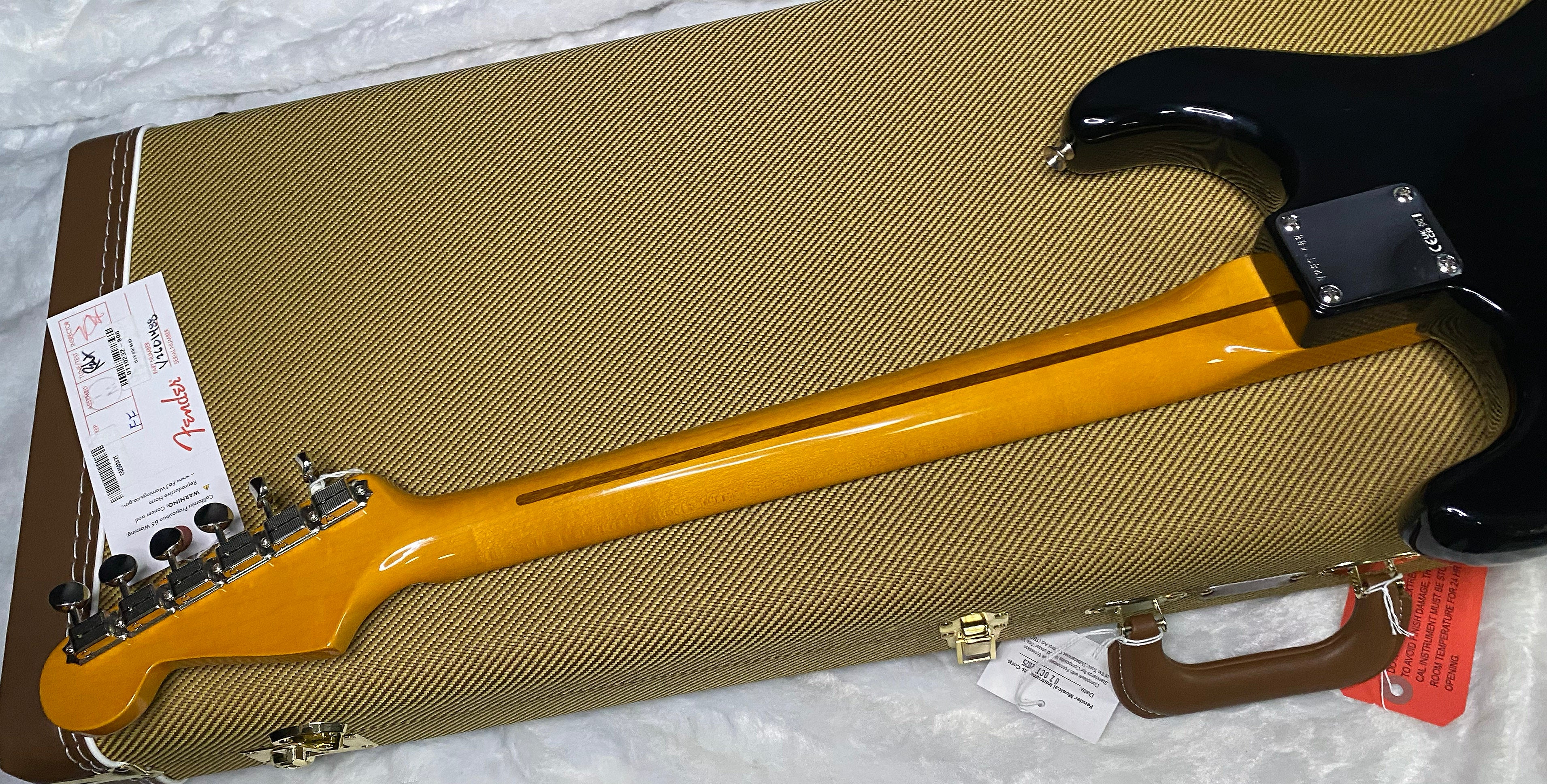 NEW ! Fender American Vintage II 1957 Stratocaster - Maple Fingerboard - Black - 7.5lbs - Authorized Dealer - G07486